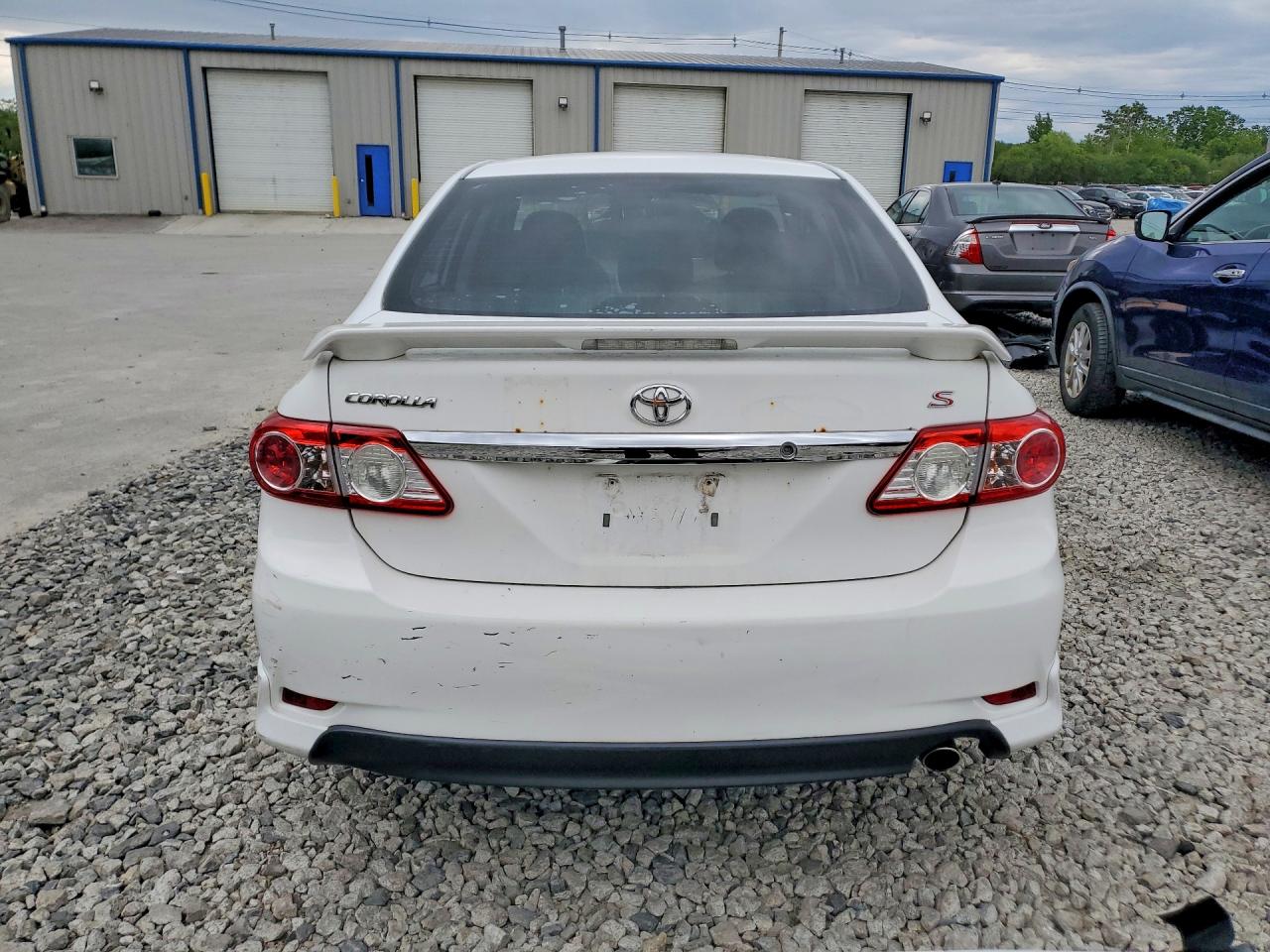 2011 Toyota Corolla S White vin: 2T1BU4EE8BC641916