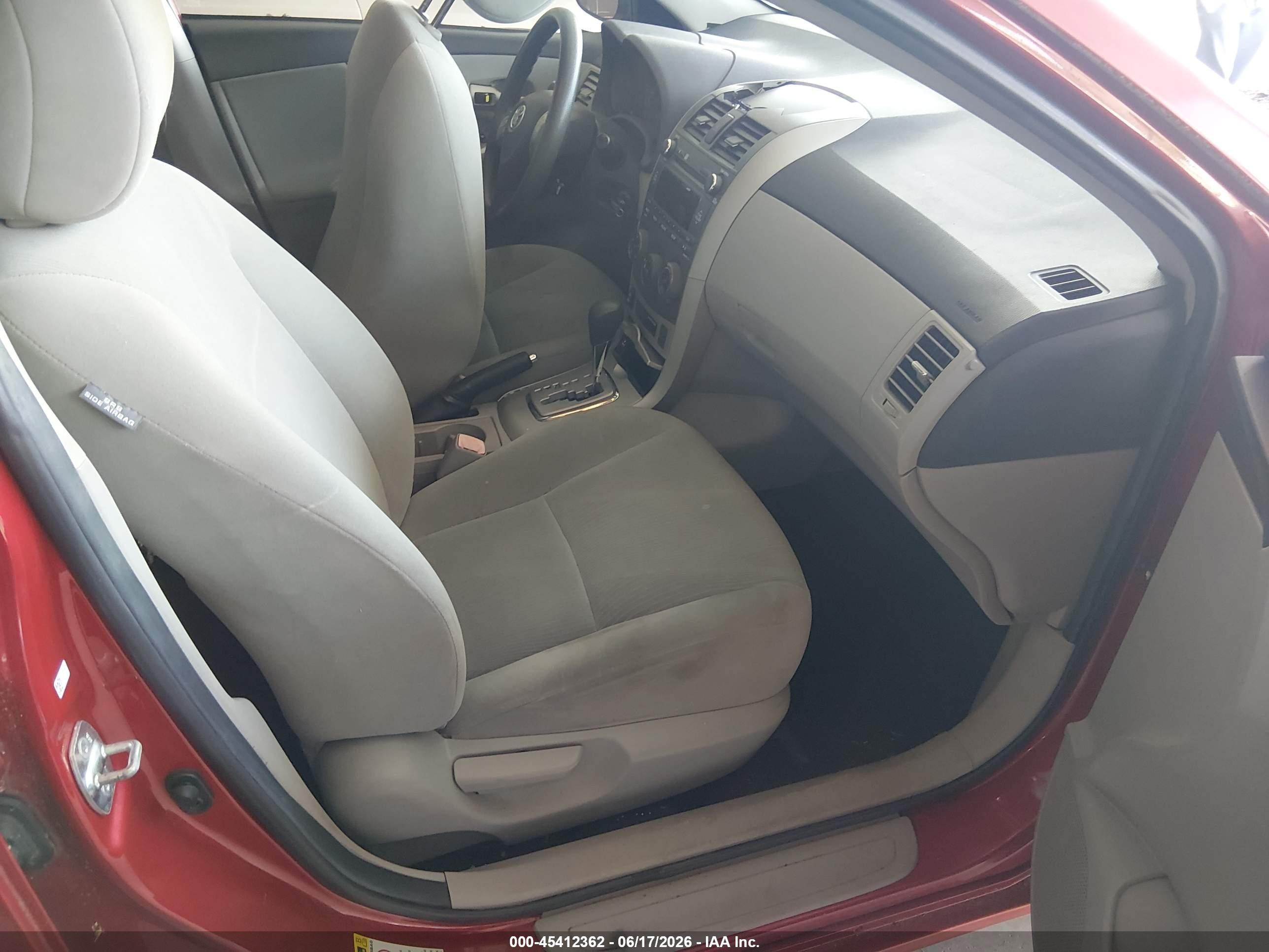 2011 Toyota Corolla Le Red vin: 2T1BU4EE8BC647733