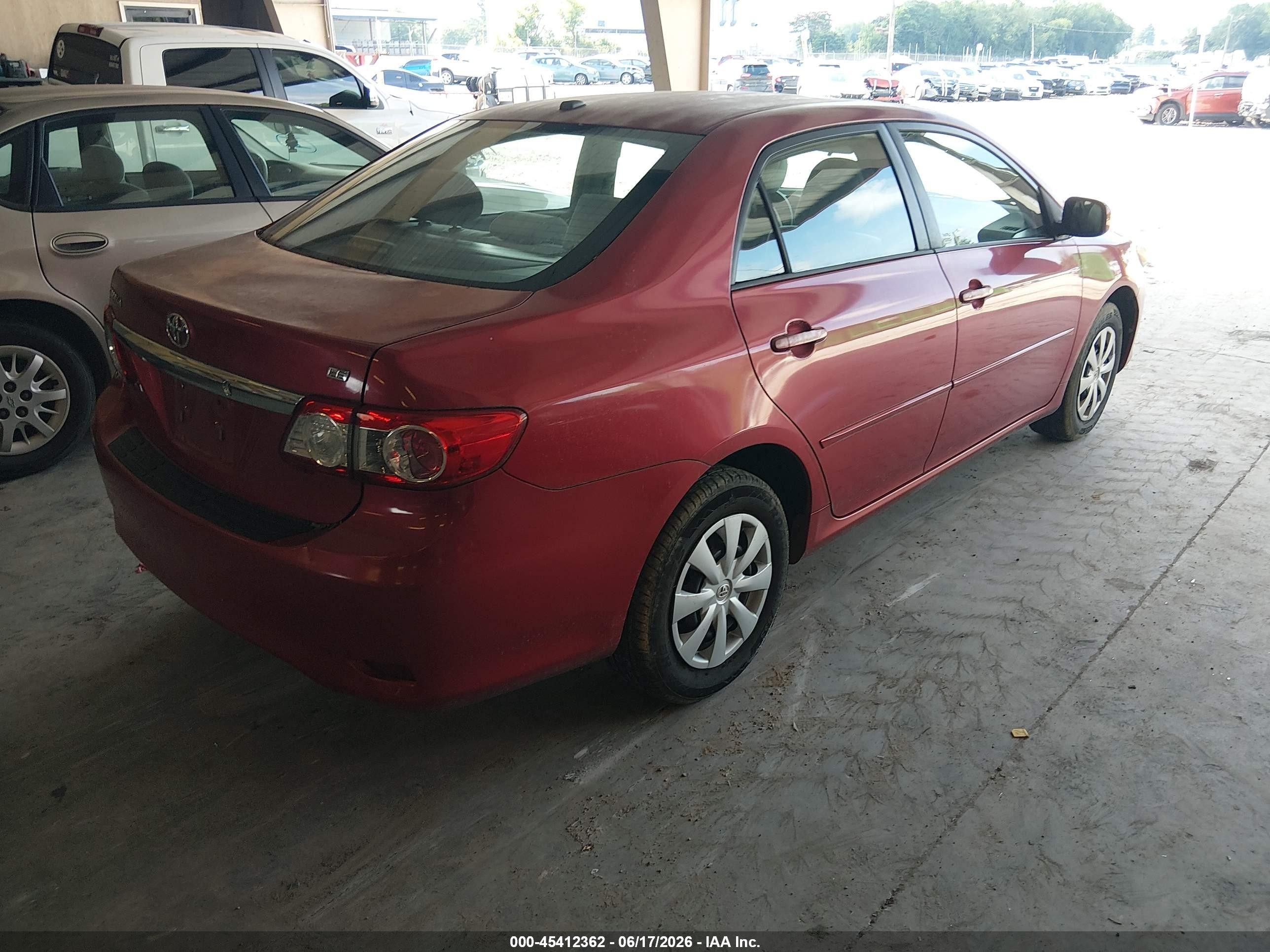 2011 Toyota Corolla Le Red vin: 2T1BU4EE8BC647733