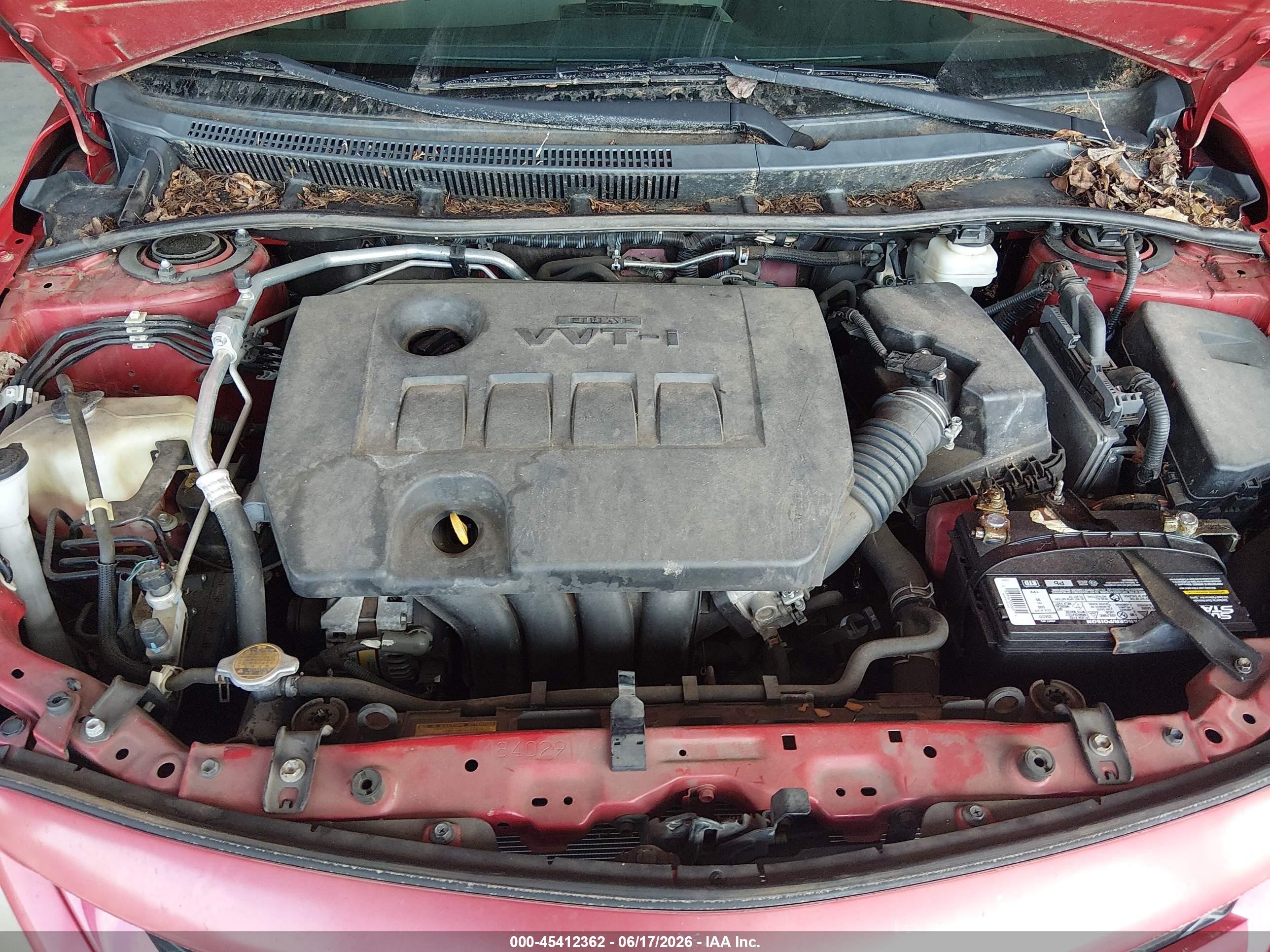 2011 Toyota Corolla Le Red vin: 2T1BU4EE8BC647733