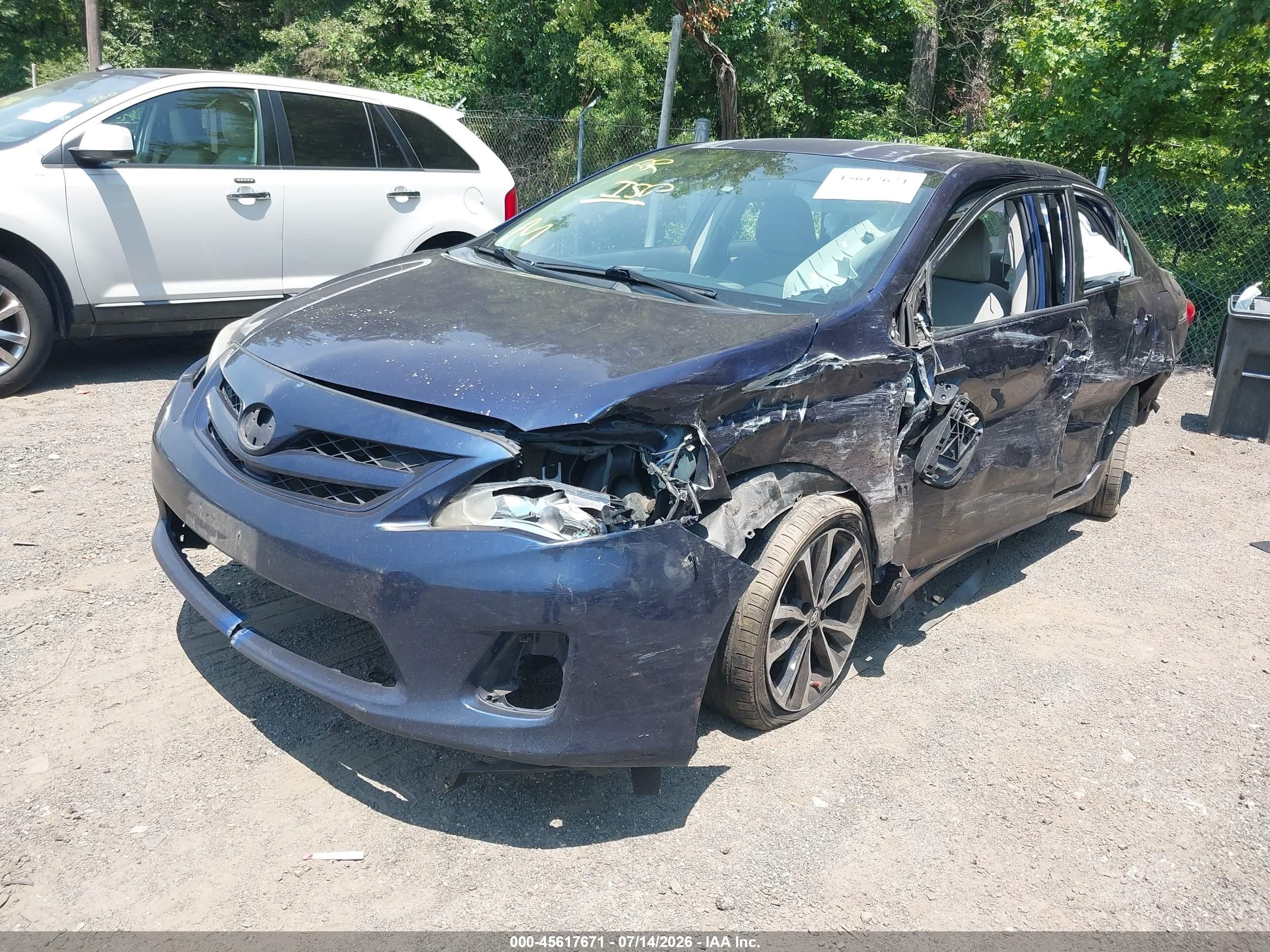 2011 Toyota Corolla Le Blue vin: 2T1BU4EE8BC655895