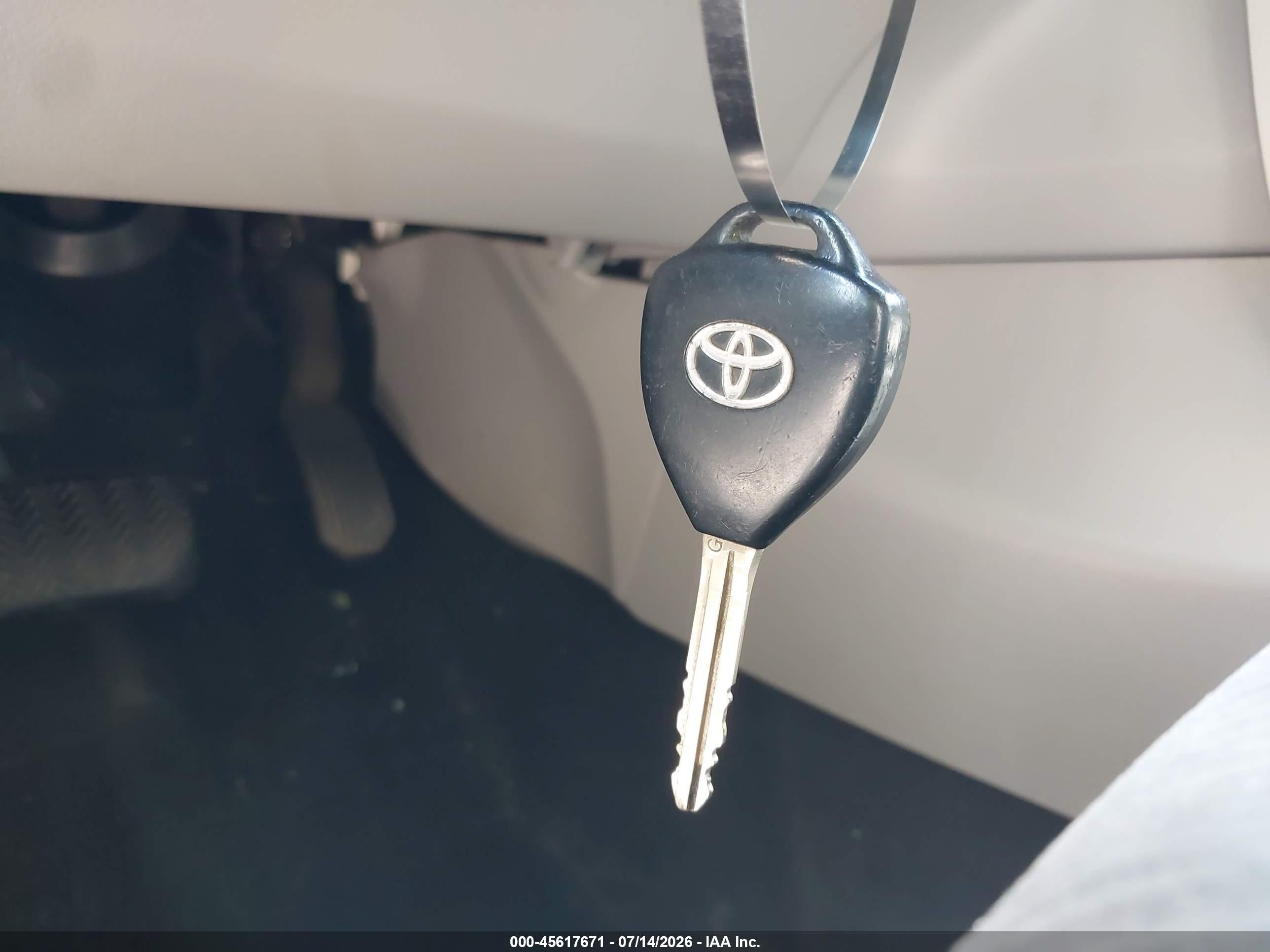 2011 Toyota Corolla Le Blue vin: 2T1BU4EE8BC655895
