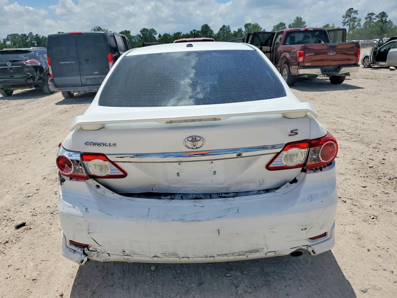 2011 Toyota Corolla S White vin: 2T1BU4EE8BC680327