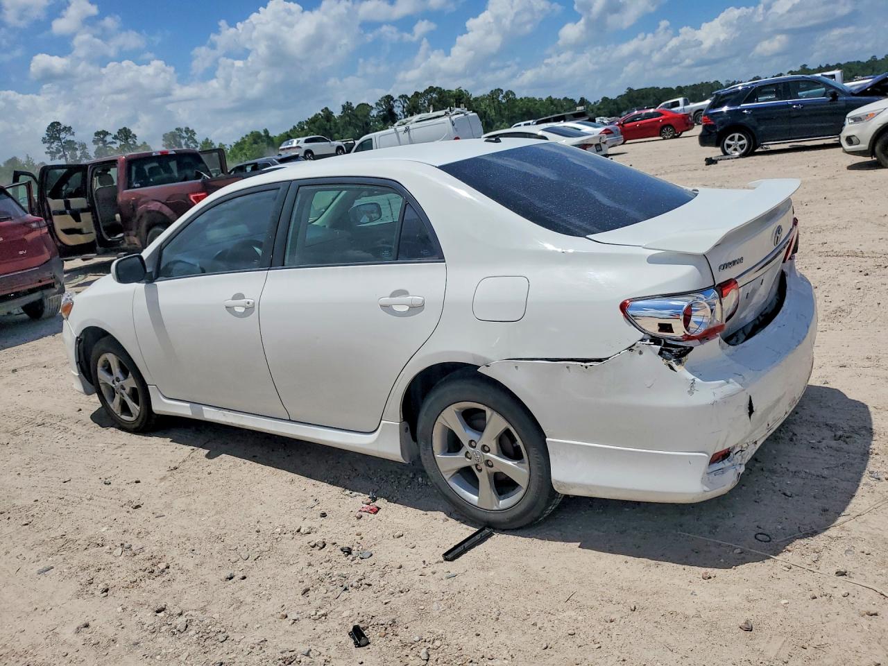 2011 Toyota Corolla S White vin: 2T1BU4EE8BC680327