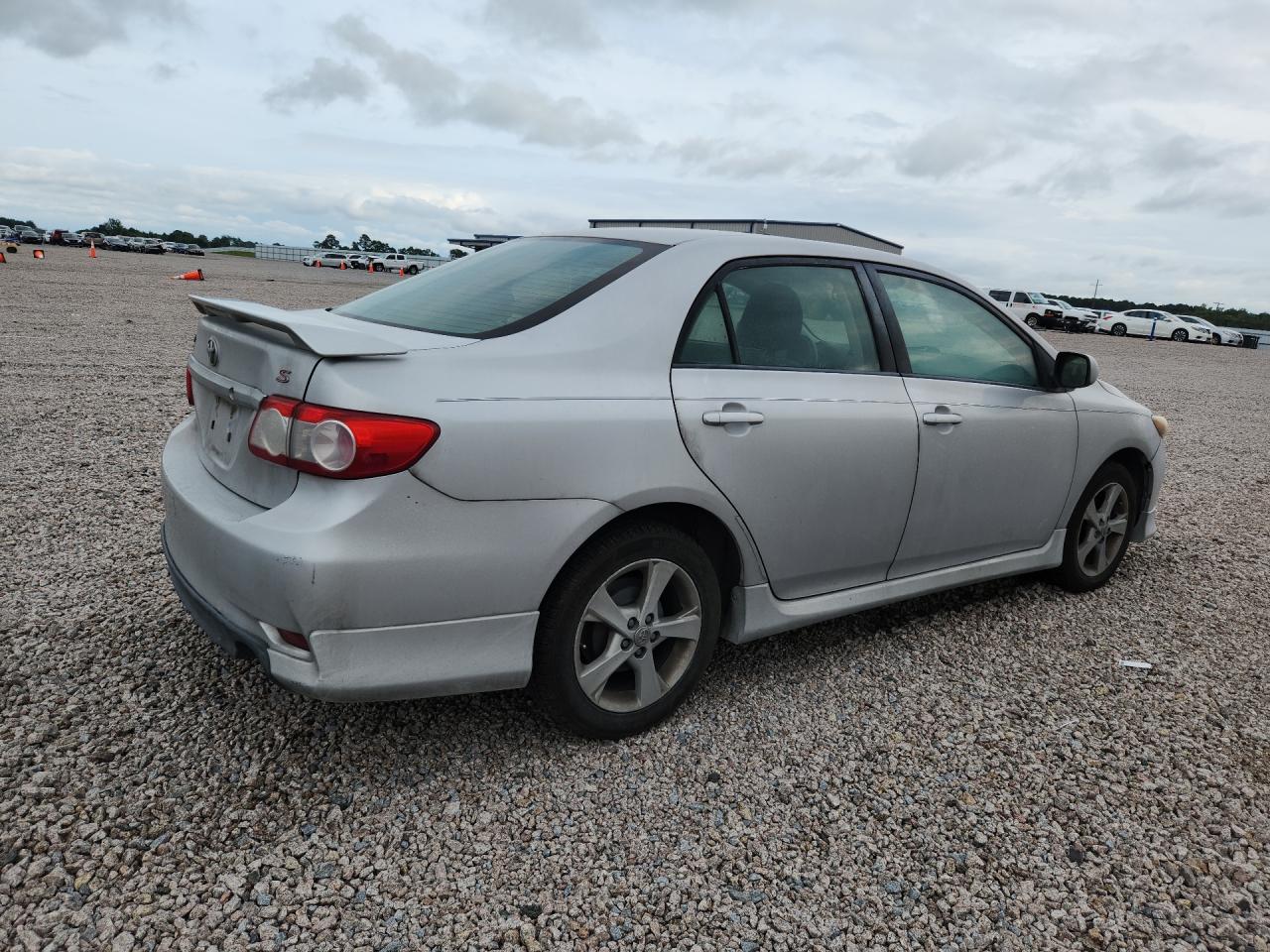 2011 Toyota Corolla S Серебряный vin: 2T1BU4EE8BC682613