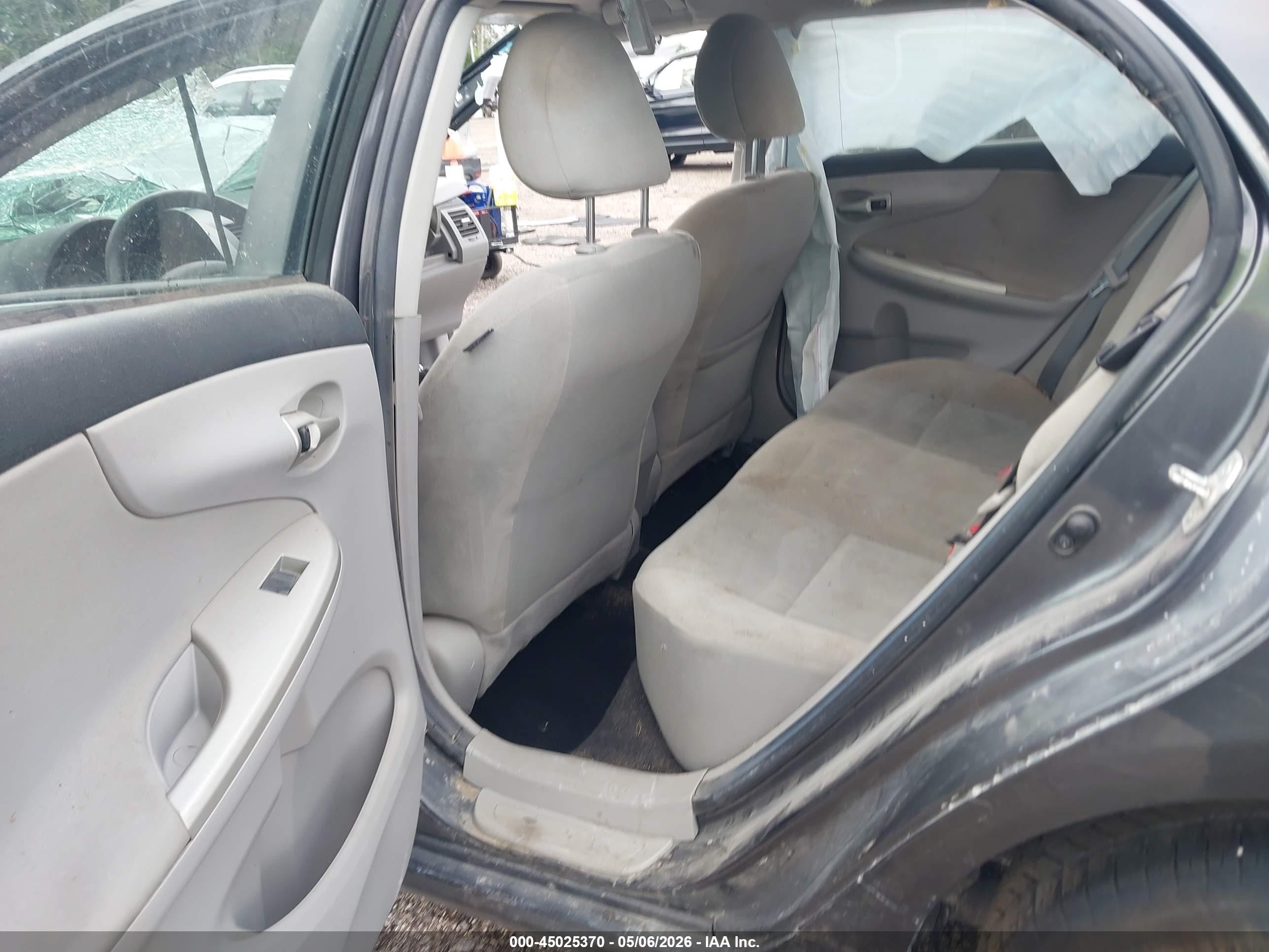 2011 Toyota Corolla Le Gray vin: 2T1BU4EE8BC686810