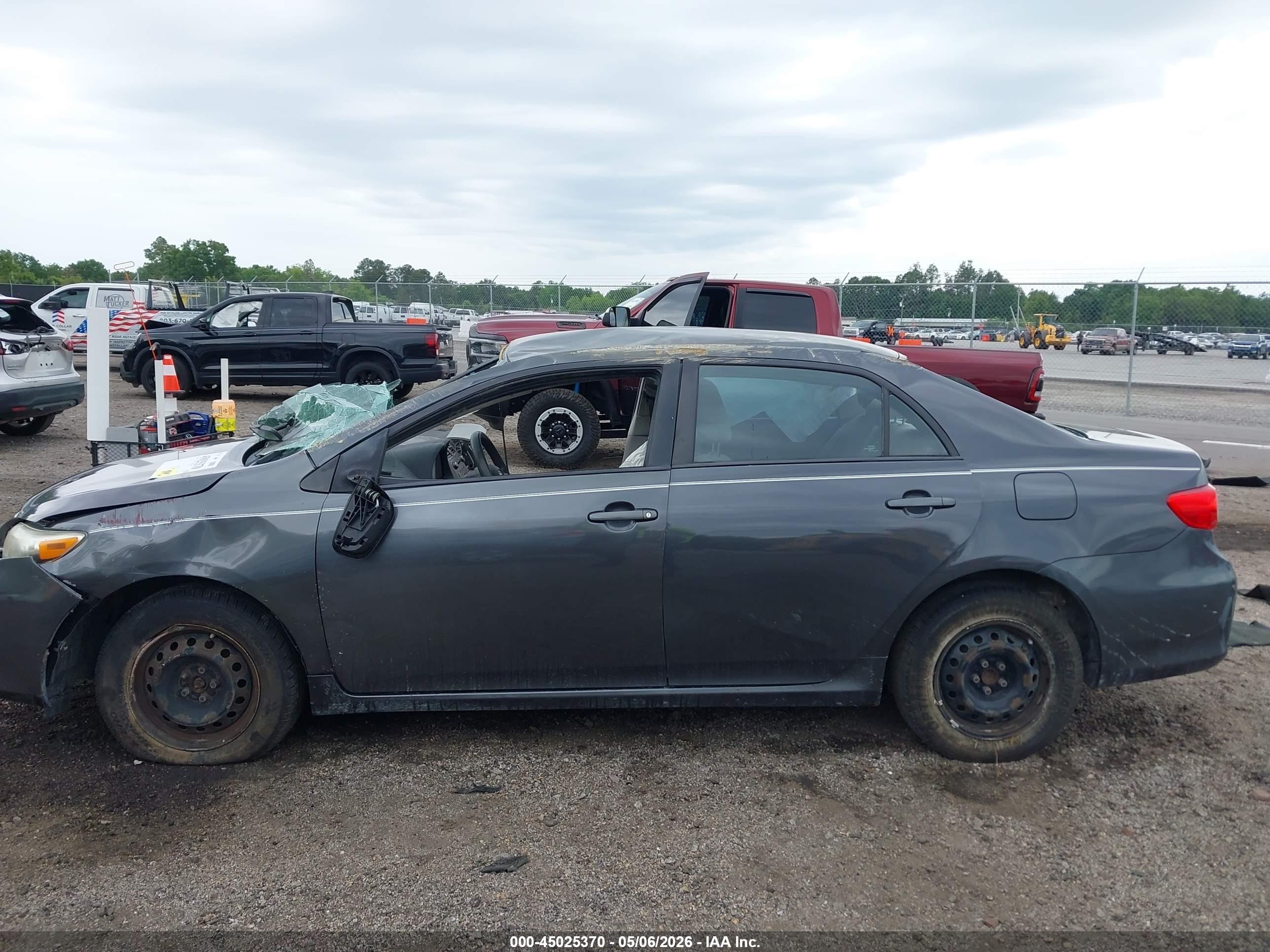 2011 Toyota Corolla Le Gray vin: 2T1BU4EE8BC686810