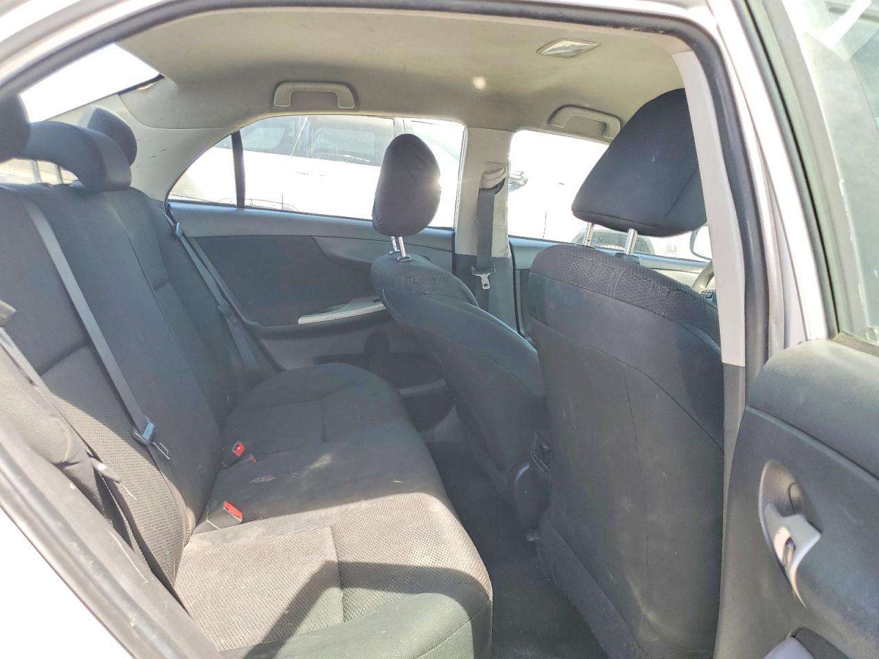 2011 Toyota Corolla S Silver vin: 2T1BU4EE8BC693983