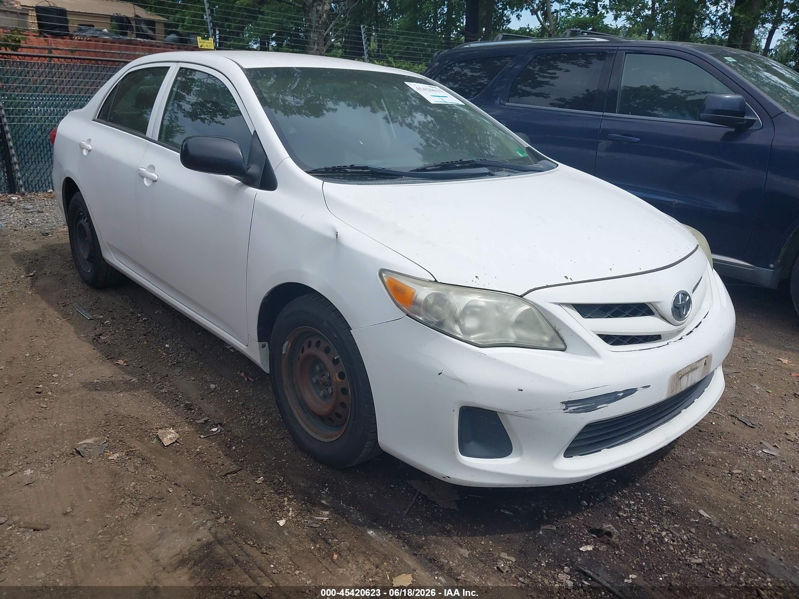 2011 Toyota Corolla   White vin: 2T1BU4EE8BC716033