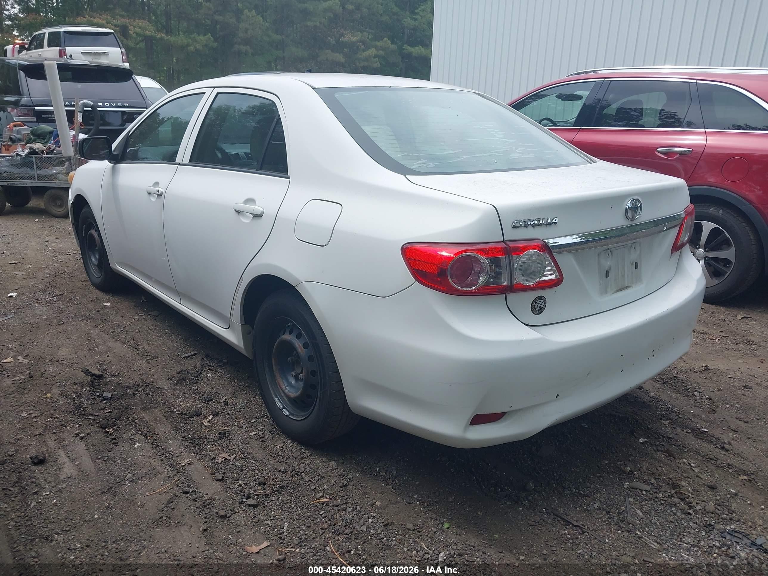 2011 Toyota Corolla   White vin: 2T1BU4EE8BC716033