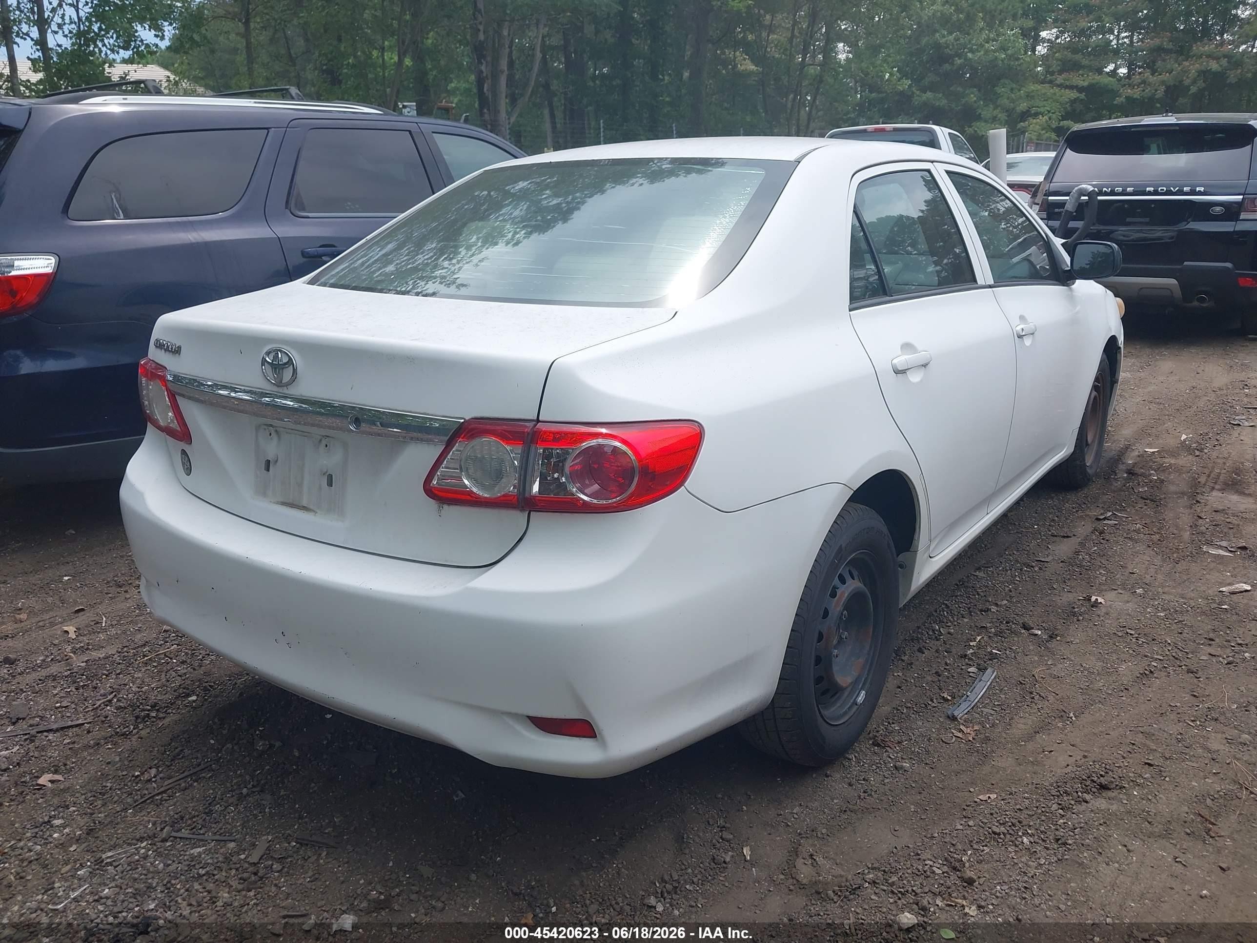 2011 Toyota Corolla   White vin: 2T1BU4EE8BC716033