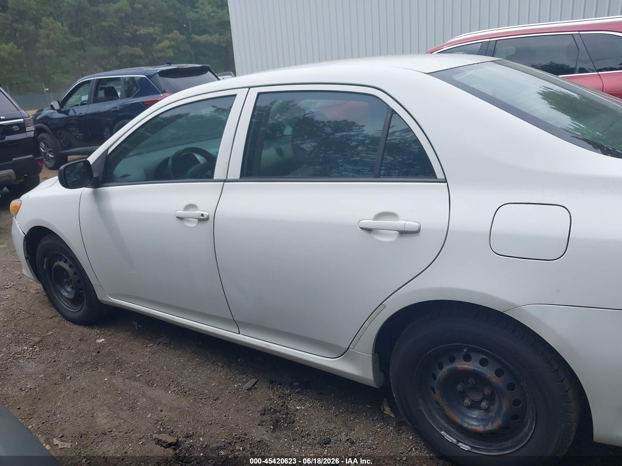 2011 Toyota Corolla   White vin: 2T1BU4EE8BC716033