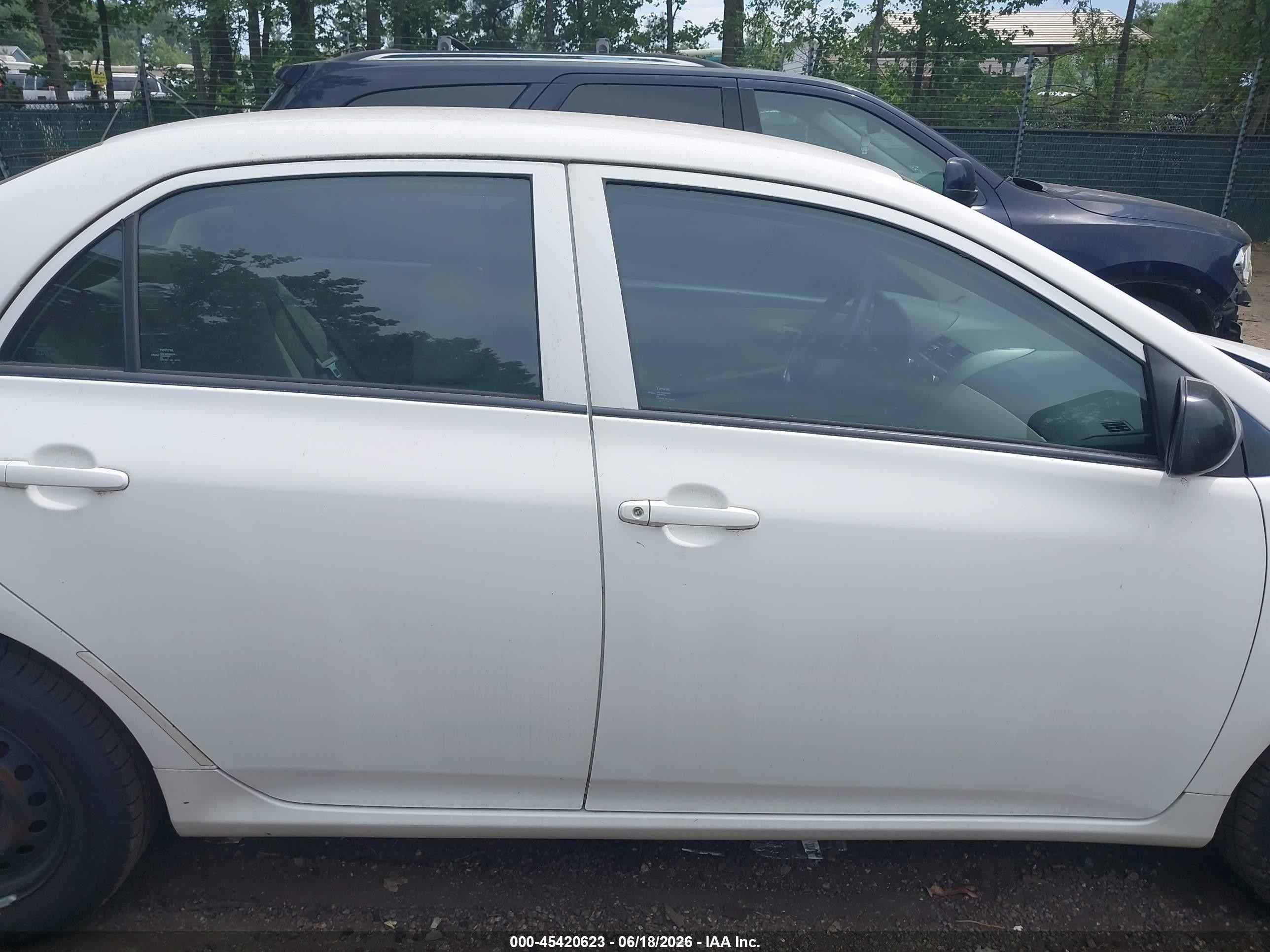 2011 Toyota Corolla   White vin: 2T1BU4EE8BC716033