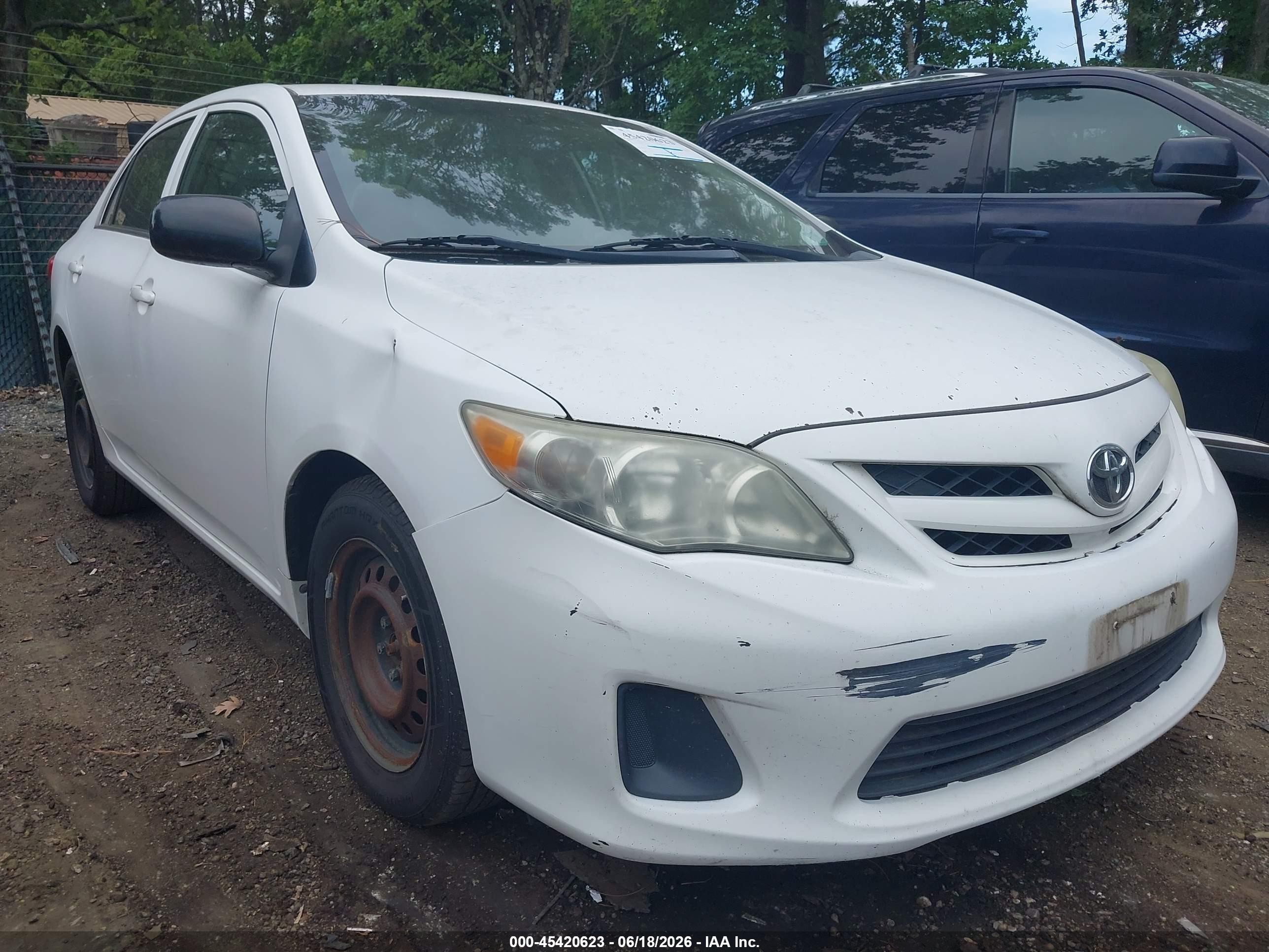 2011 Toyota Corolla   White vin: 2T1BU4EE8BC716033