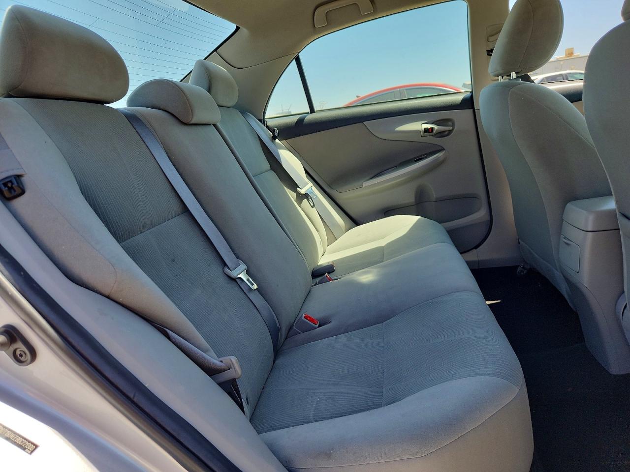 2011 Toyota Corolla Le Silver vin: 2T1BU4EE8BC721300