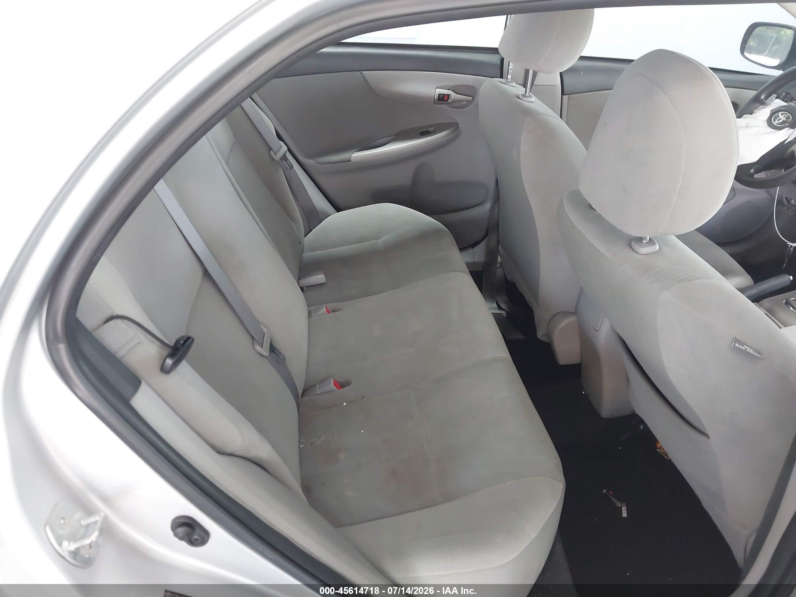 2011 Toyota Corolla Le Silver vin: 2T1BU4EE8BC730384