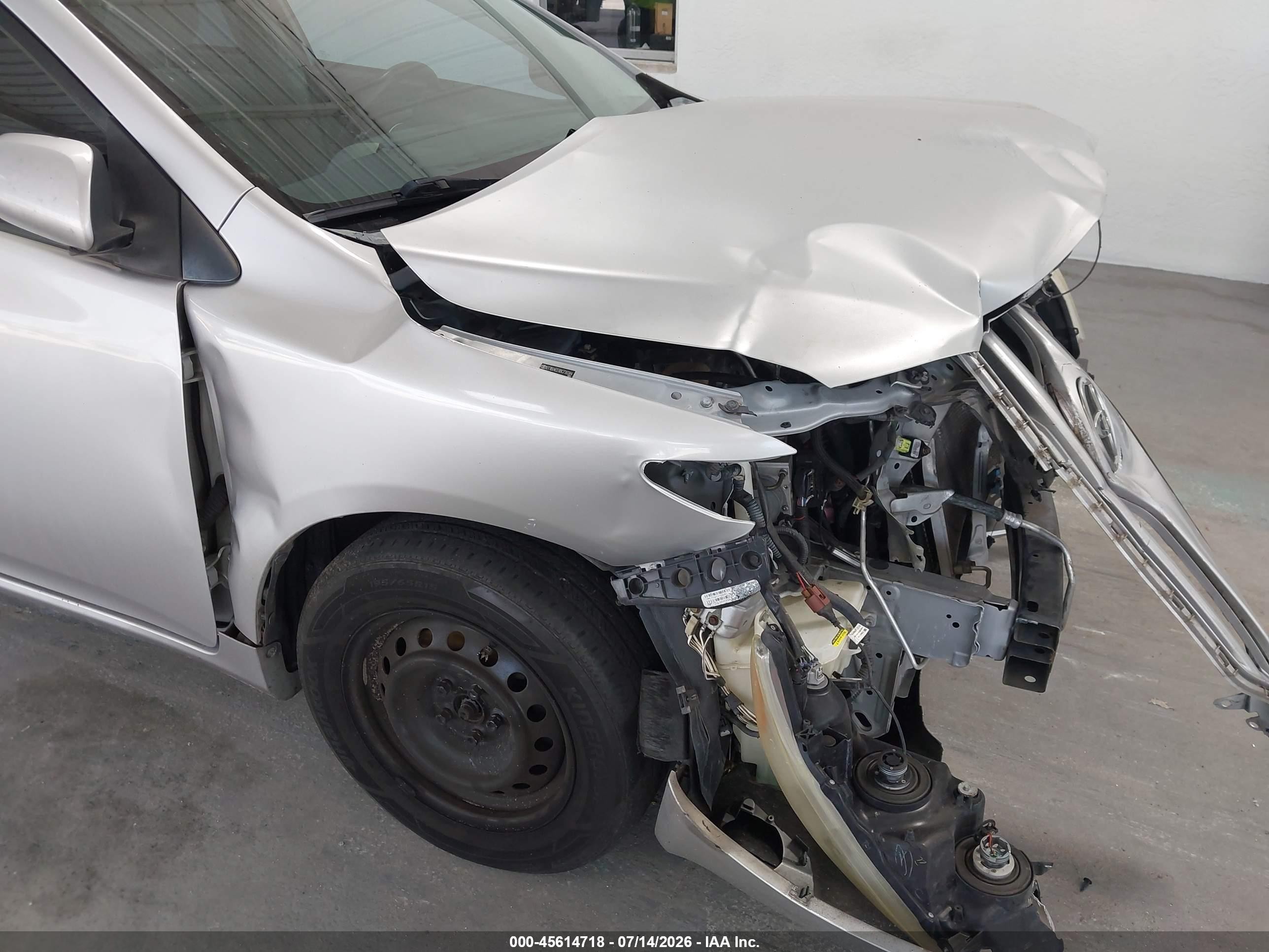 2011 Toyota Corolla Le Silver vin: 2T1BU4EE8BC730384