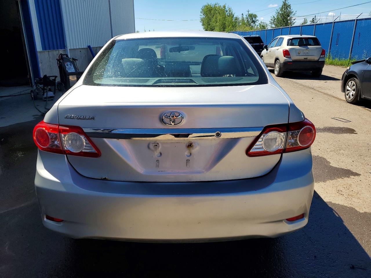 2011 Toyota Corolla Base Серебряный vin: 2T1BU4EE8BC739800