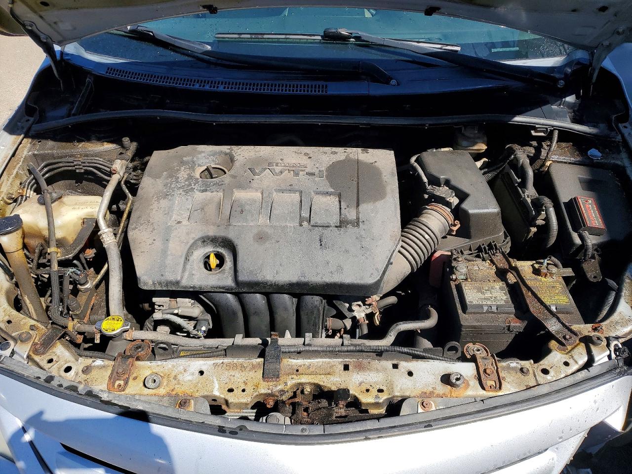2011 Toyota Corolla Base Серебряный vin: 2T1BU4EE8BC739800