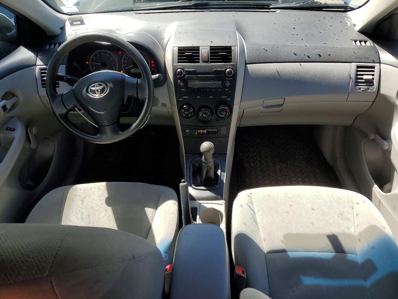 2011 Toyota Corolla Base Серебряный vin: 2T1BU4EE8BC739800
