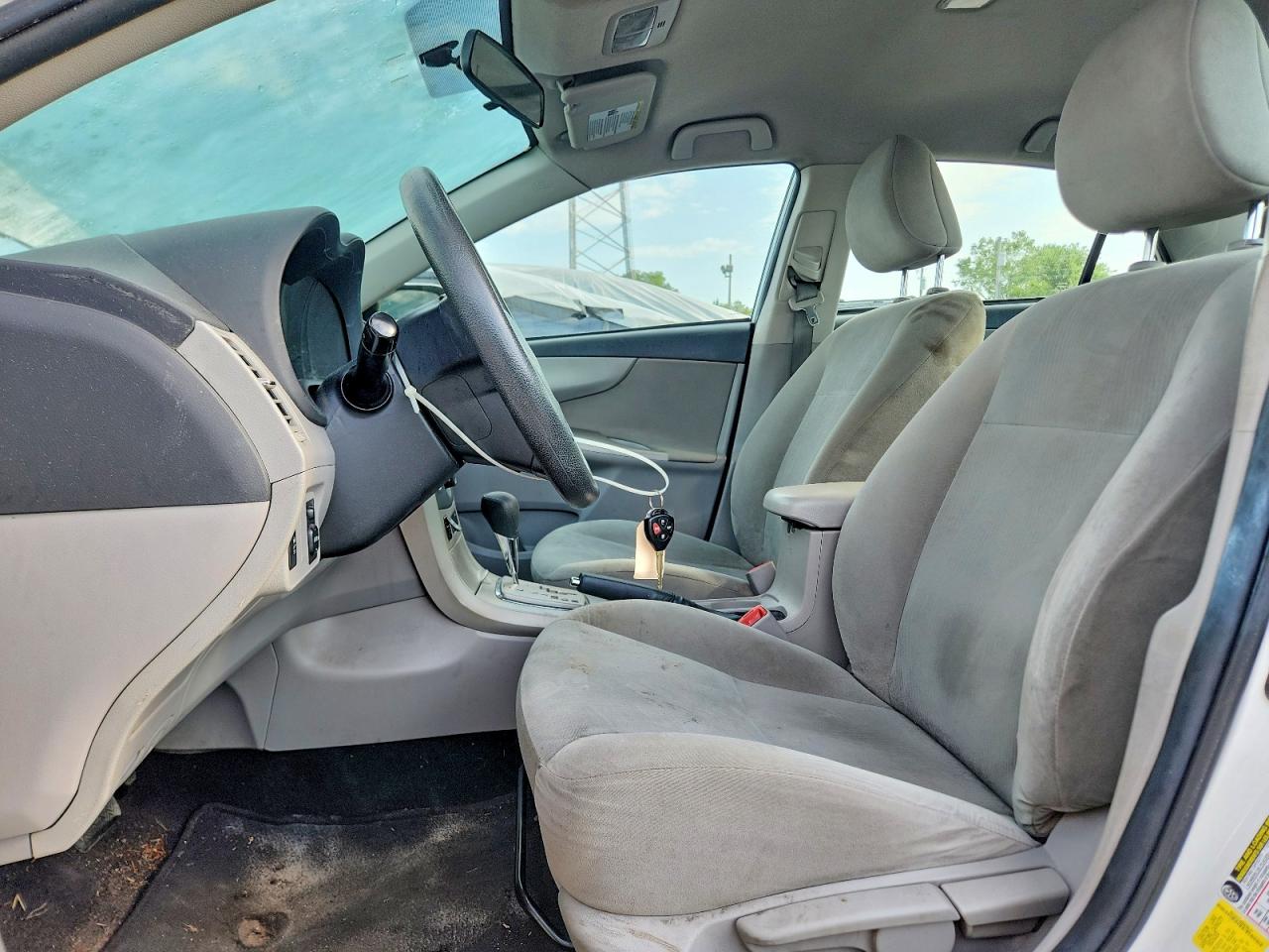 2012 Toyota Corolla Le White vin: 2T1BU4EE8CC757926