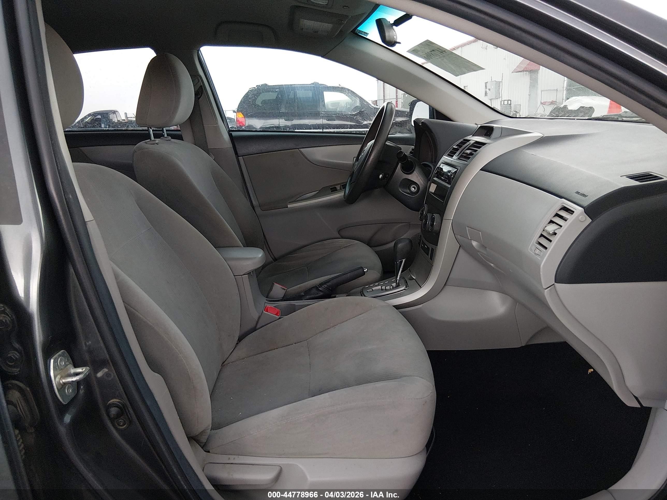 2012 Toyota Corolla Le Gray vin: 2T1BU4EE8CC760843