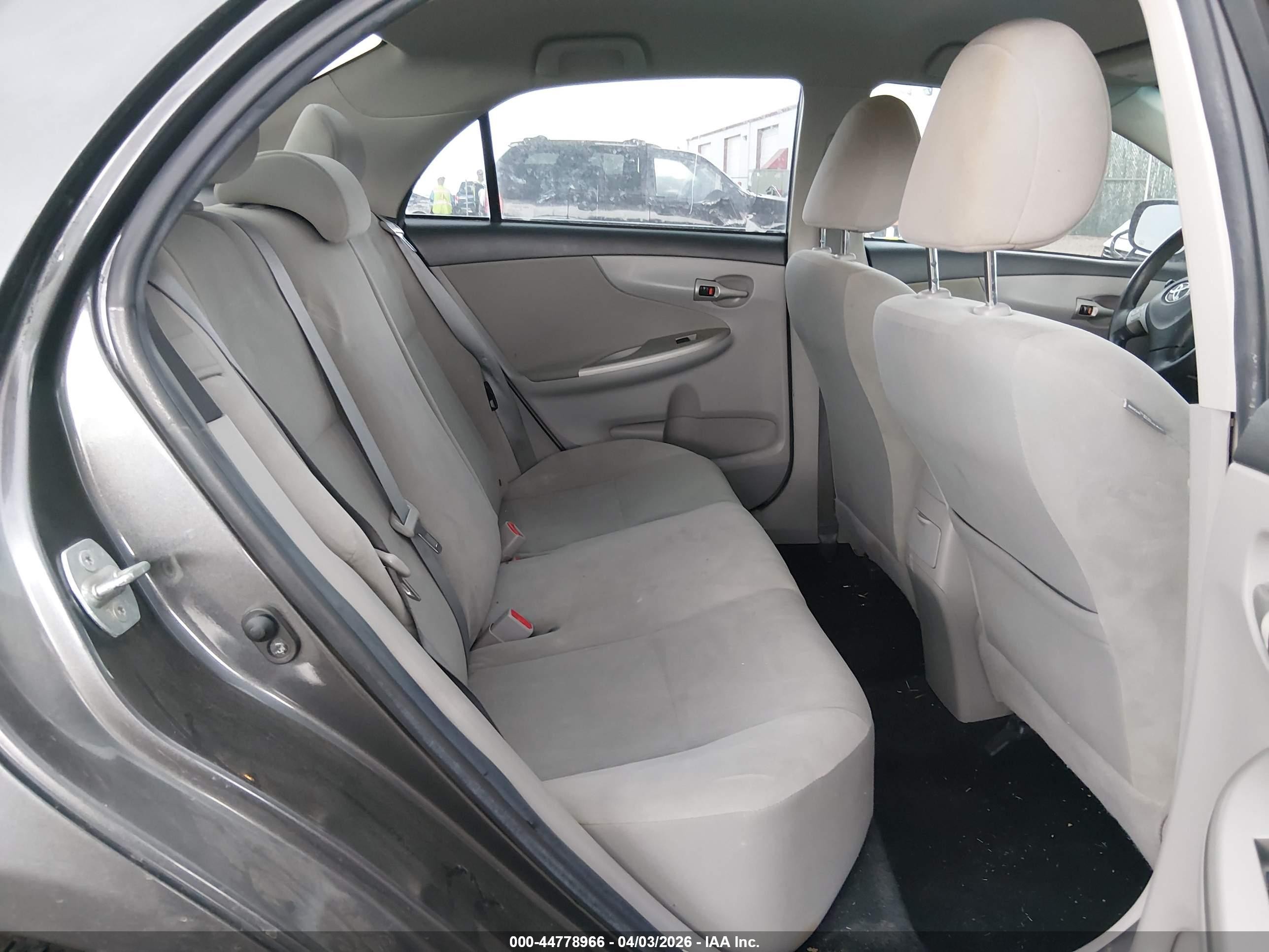 2012 Toyota Corolla Le Gray vin: 2T1BU4EE8CC760843