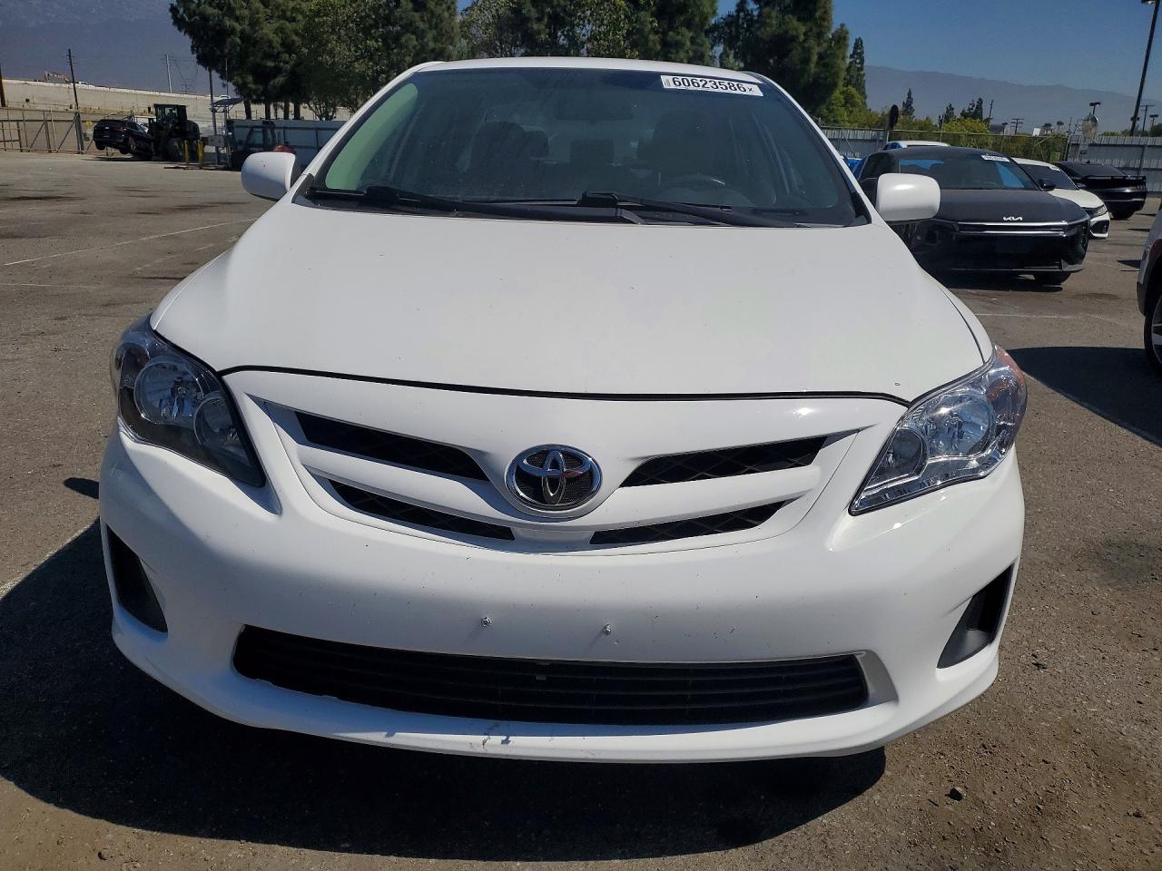 2012 Toyota Corolla Le White vin: 2T1BU4EE8CC765234
