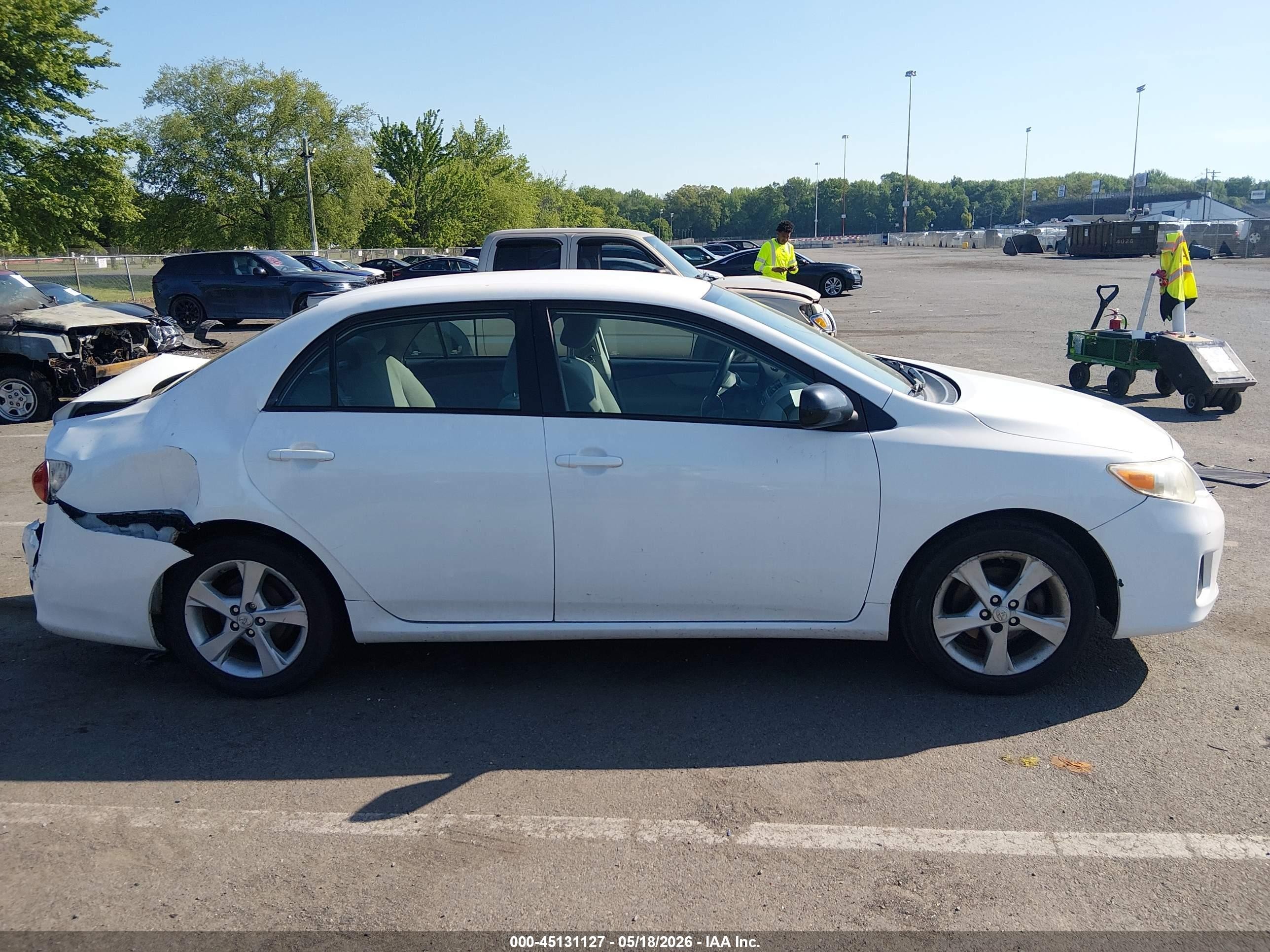 2012 Toyota Corolla Le White vin: 2T1BU4EE8CC786620