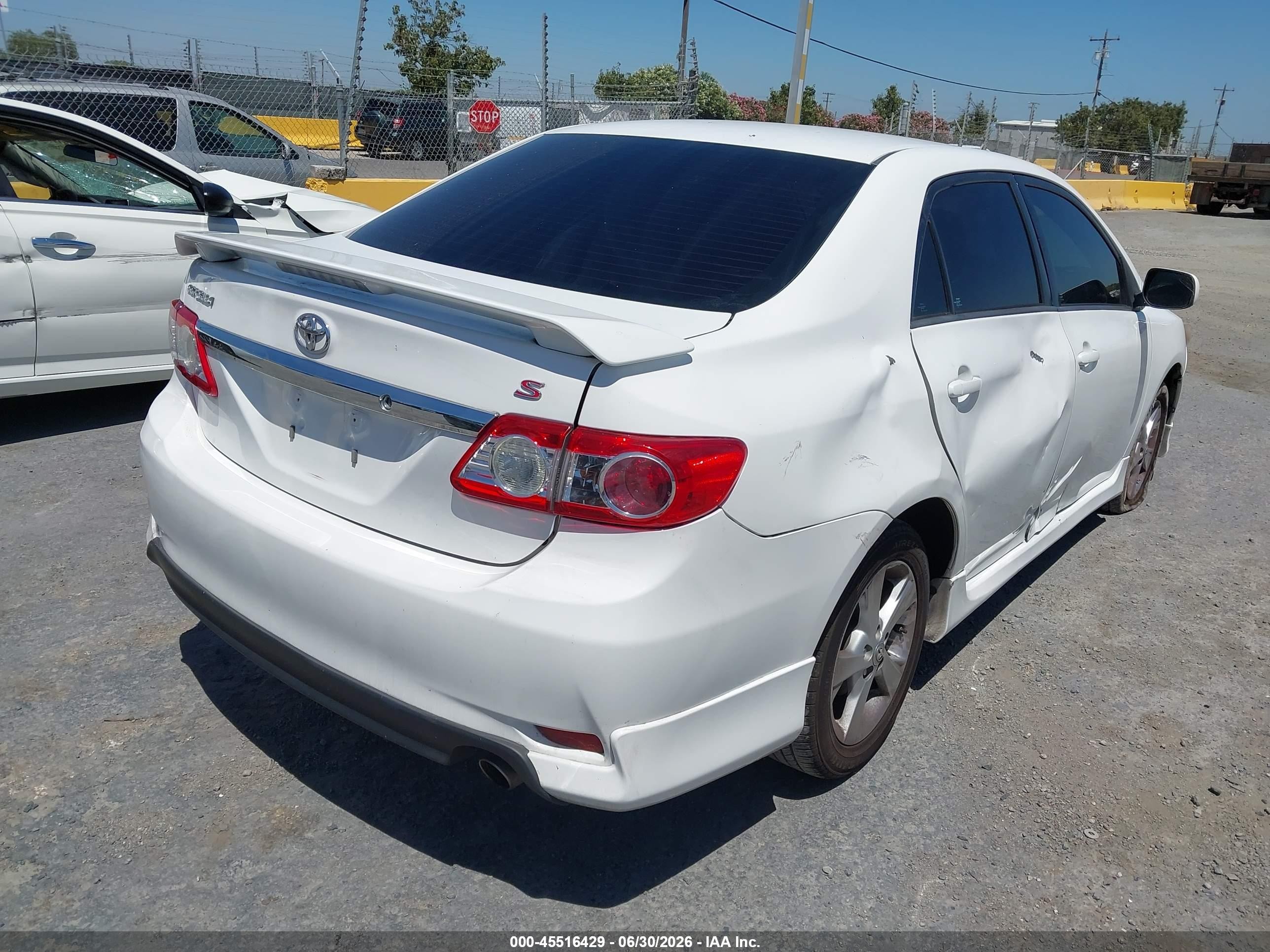 2012 Toyota Corolla S Белый vin: 2T1BU4EE8CC813086