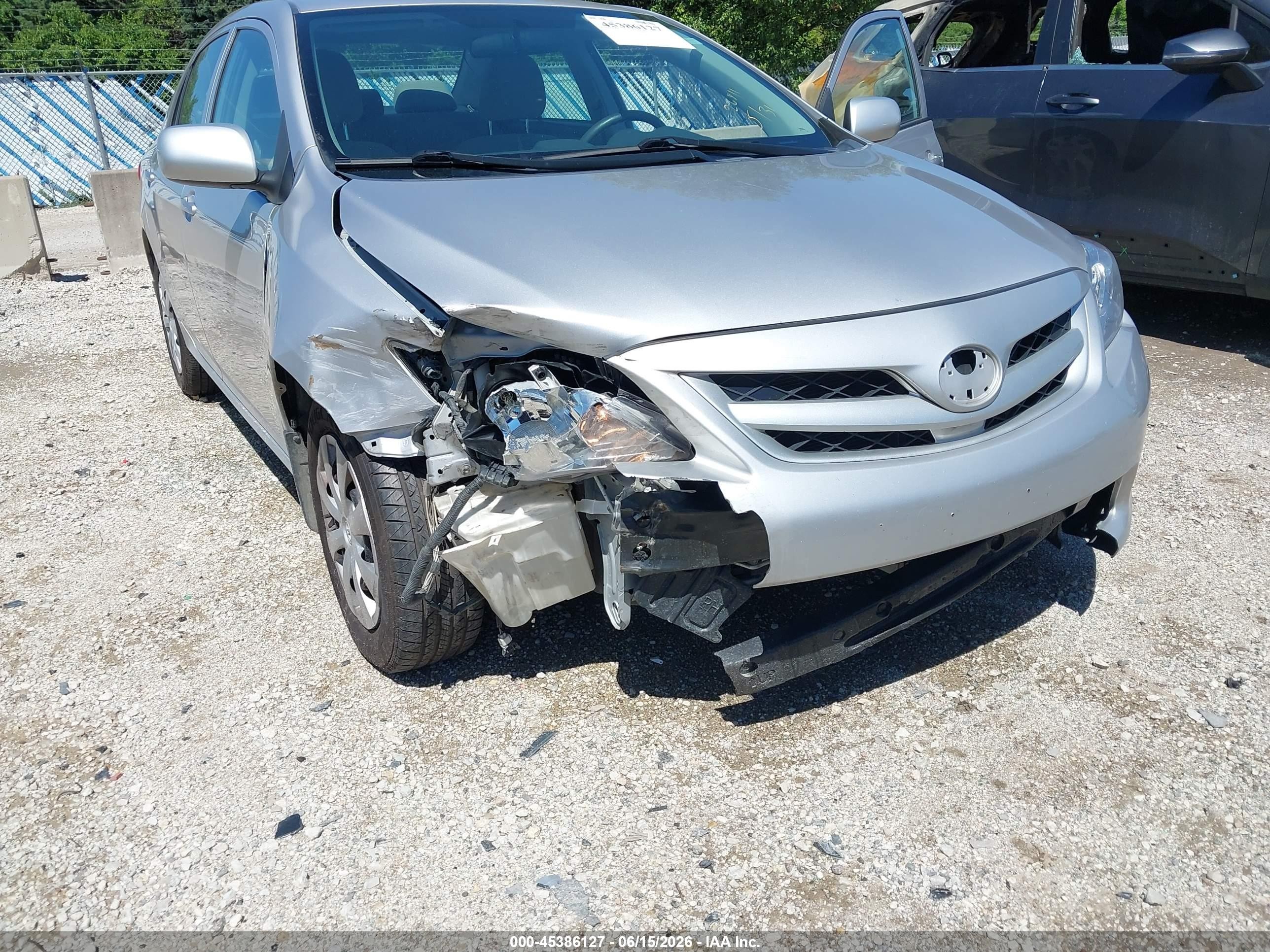2012 Toyota Corolla Ce Silver vin: 2T1BU4EE8CC826811