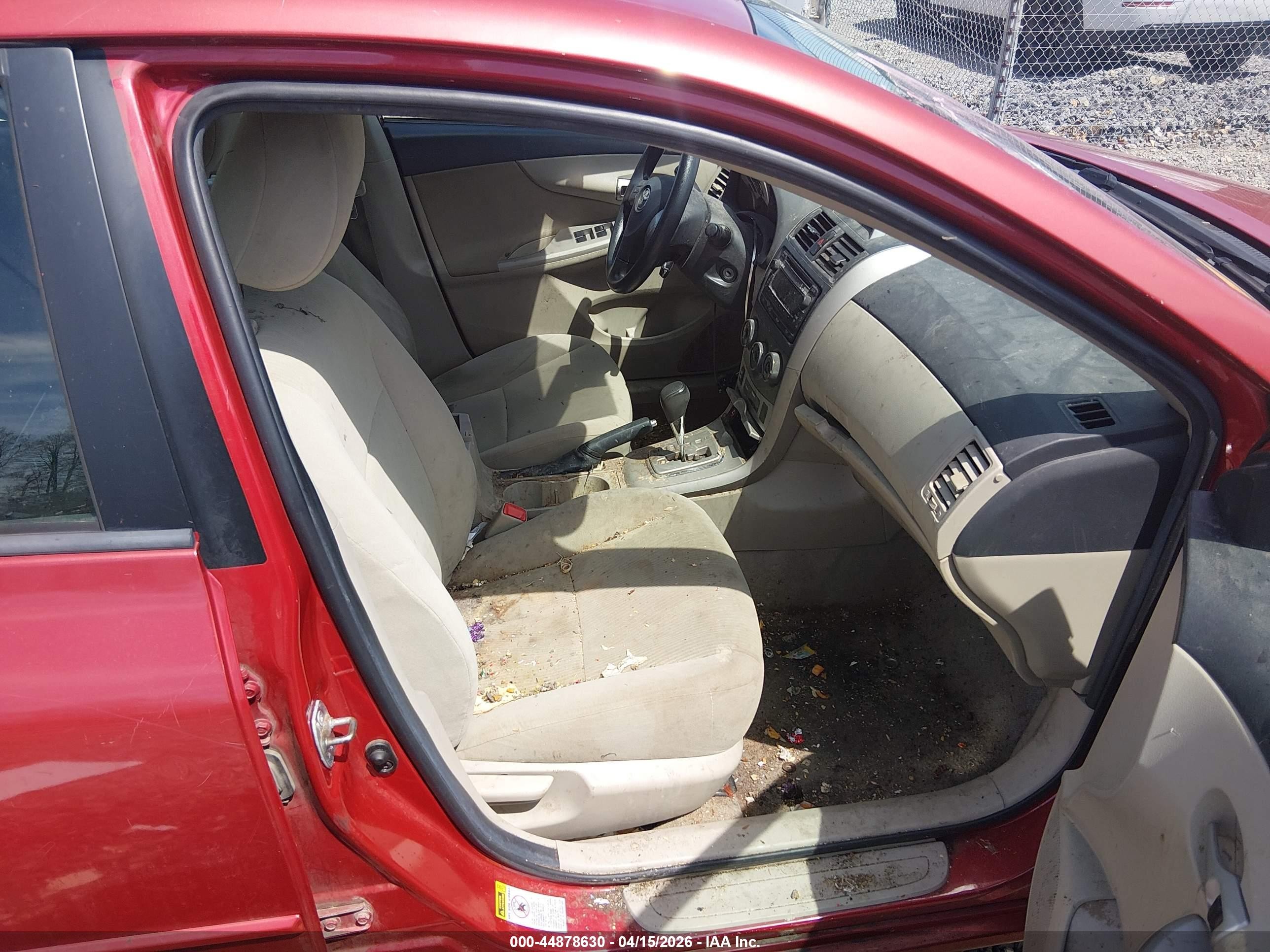 2012 Toyota Corolla Le Red vin: 2T1BU4EE8CC850834