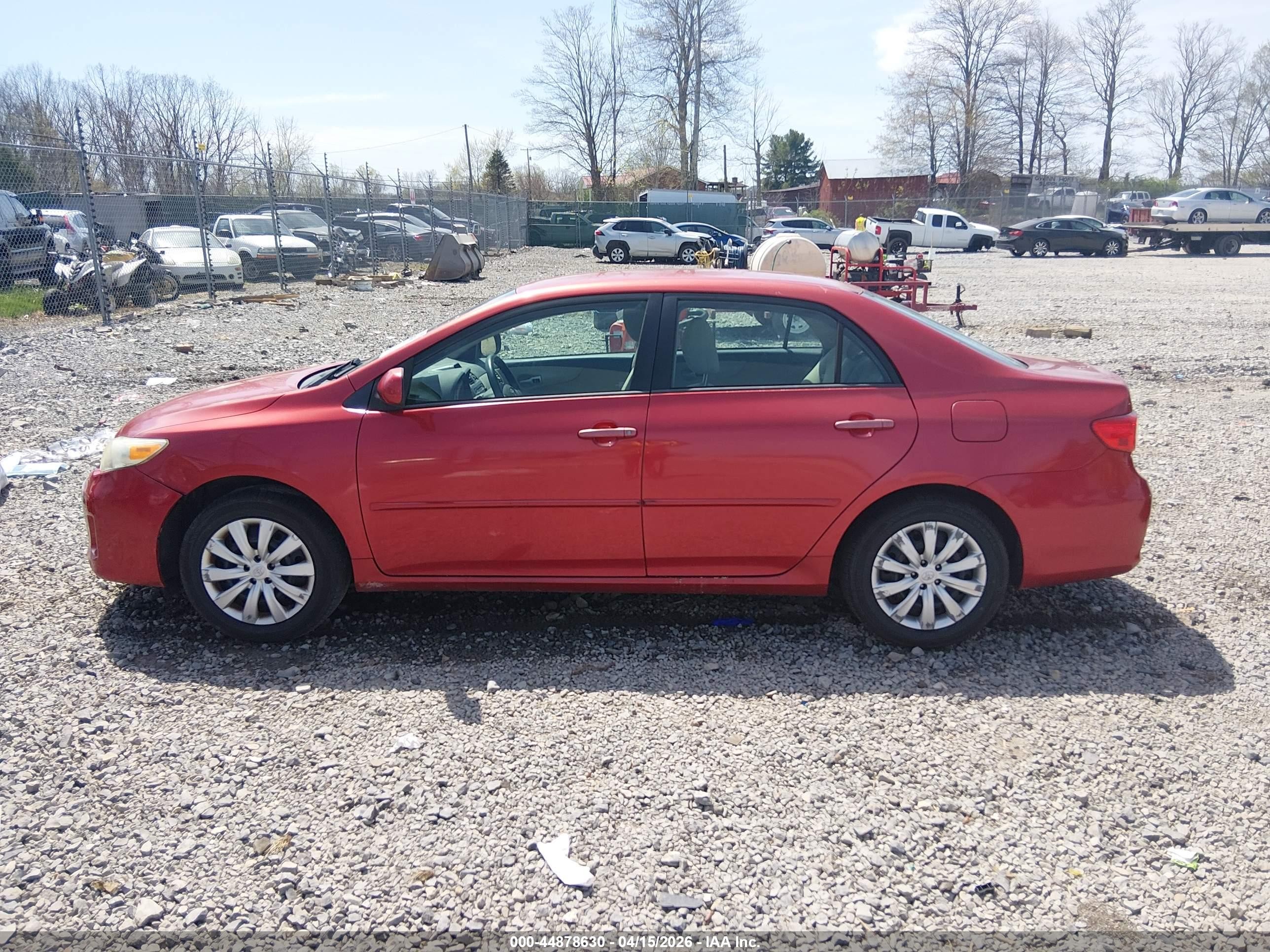 2012 Toyota Corolla Le Red vin: 2T1BU4EE8CC850834