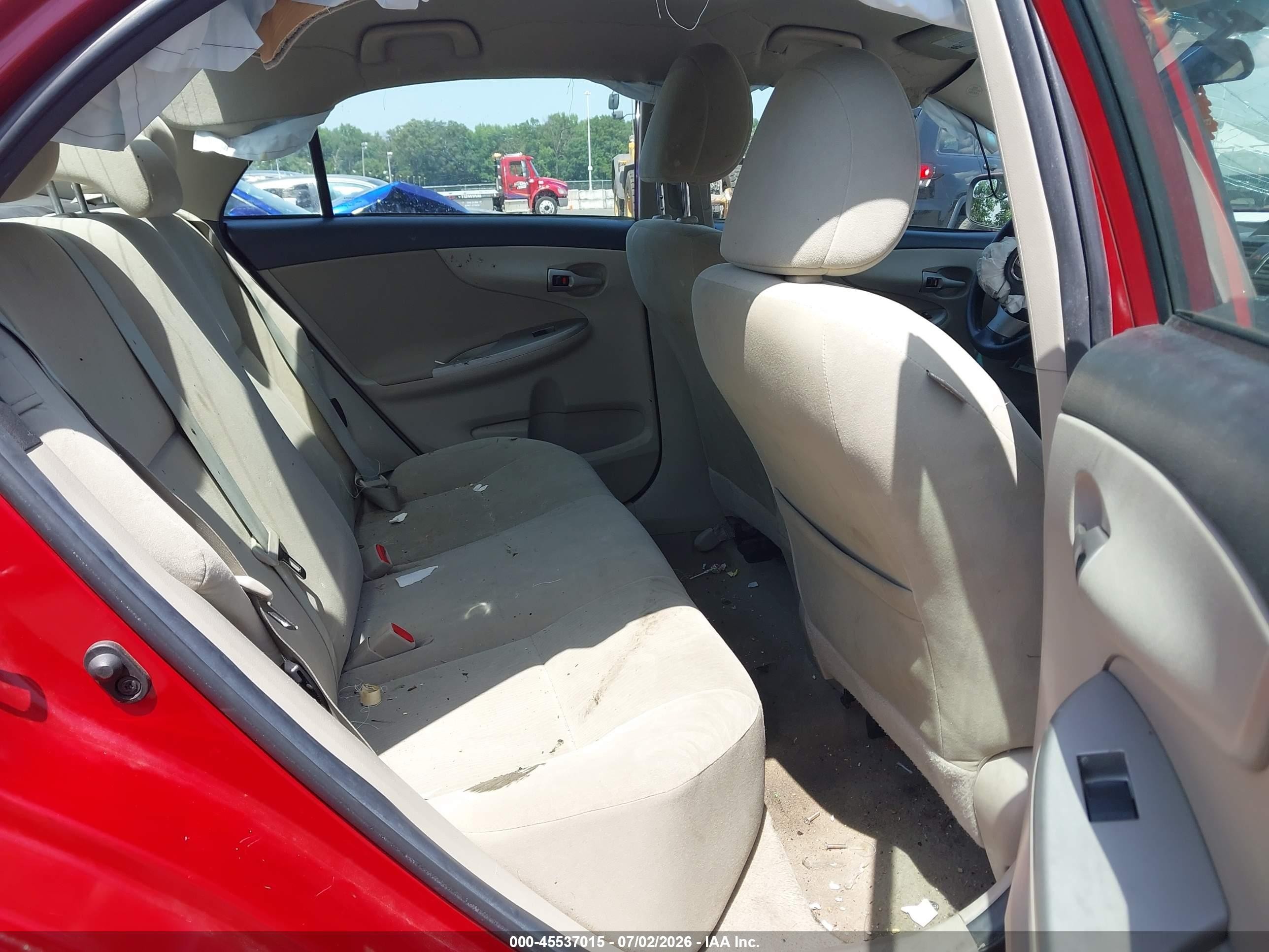 2012 Toyota Corolla Le Red vin: 2T1BU4EE8CC888967