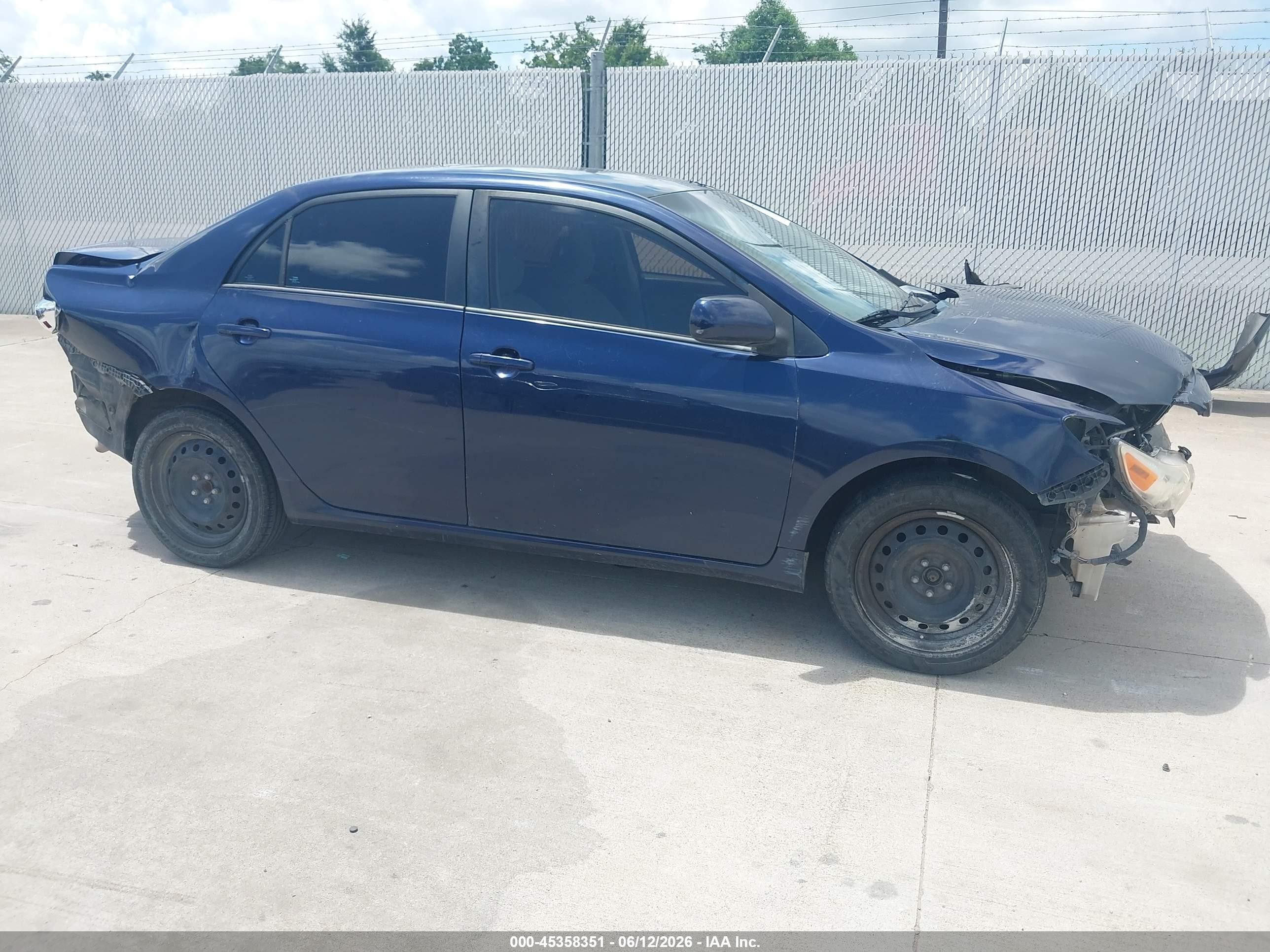 2012 Toyota Corolla Le Blue vin: 2T1BU4EE8CC893621