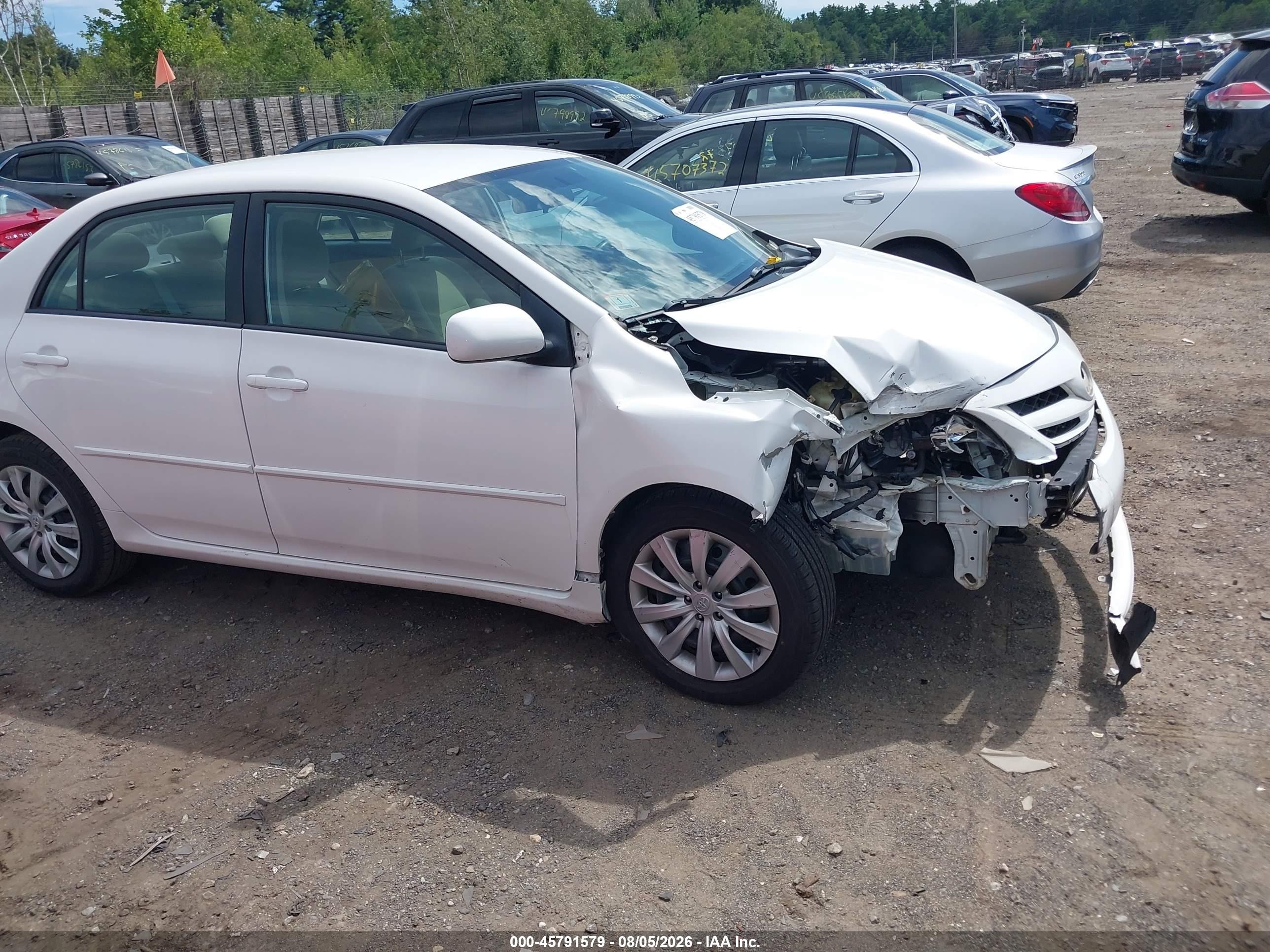 2012 Toyota Corolla Le White vin: 2T1BU4EE8CC900356