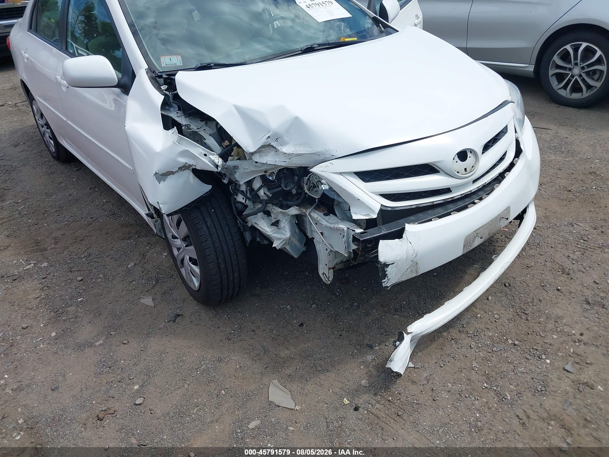 2012 Toyota Corolla Le White vin: 2T1BU4EE8CC900356