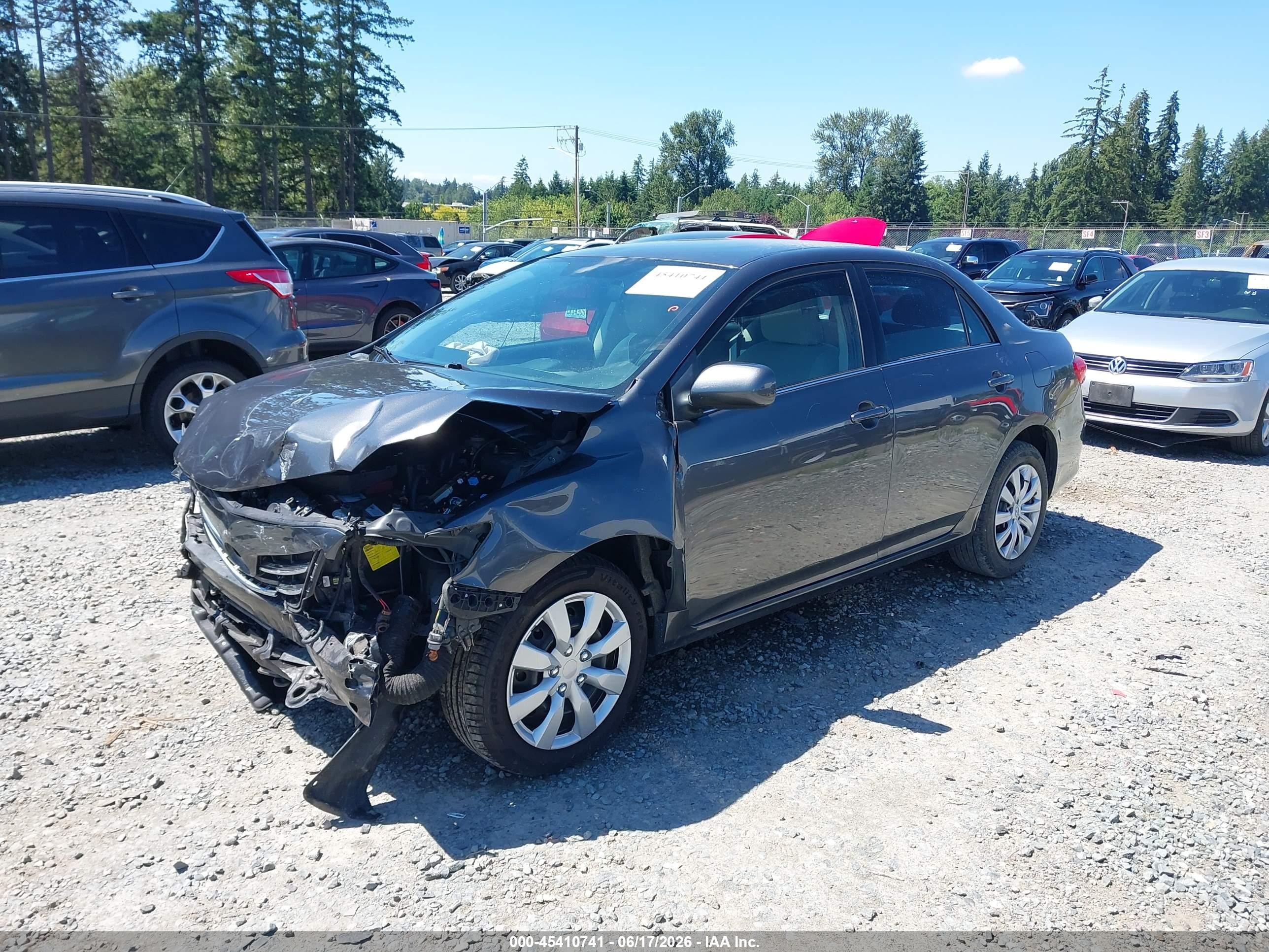 2013 Toyota Corolla Le Gray vin: 2T1BU4EE8DC003880