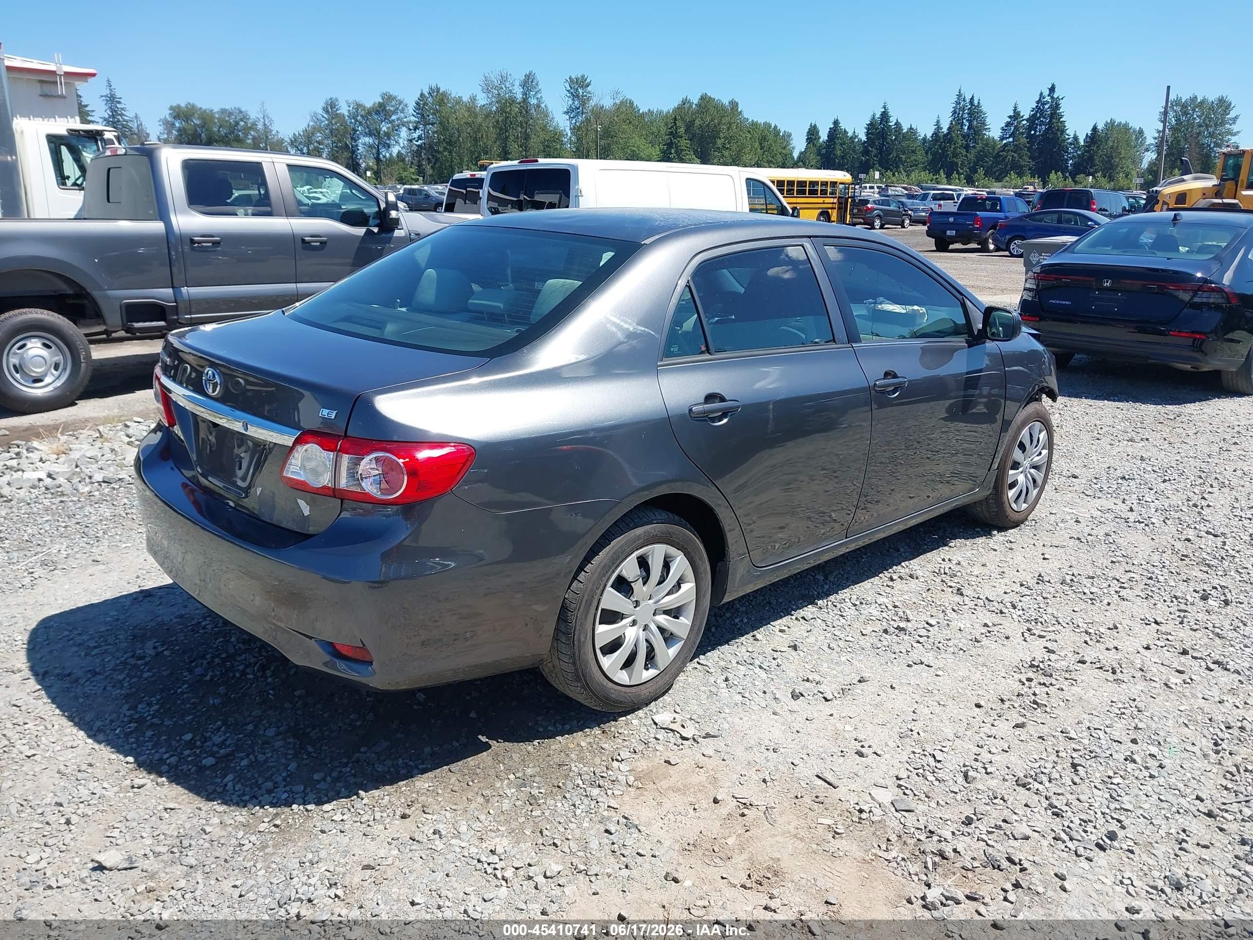 2013 Toyota Corolla Le Gray vin: 2T1BU4EE8DC003880