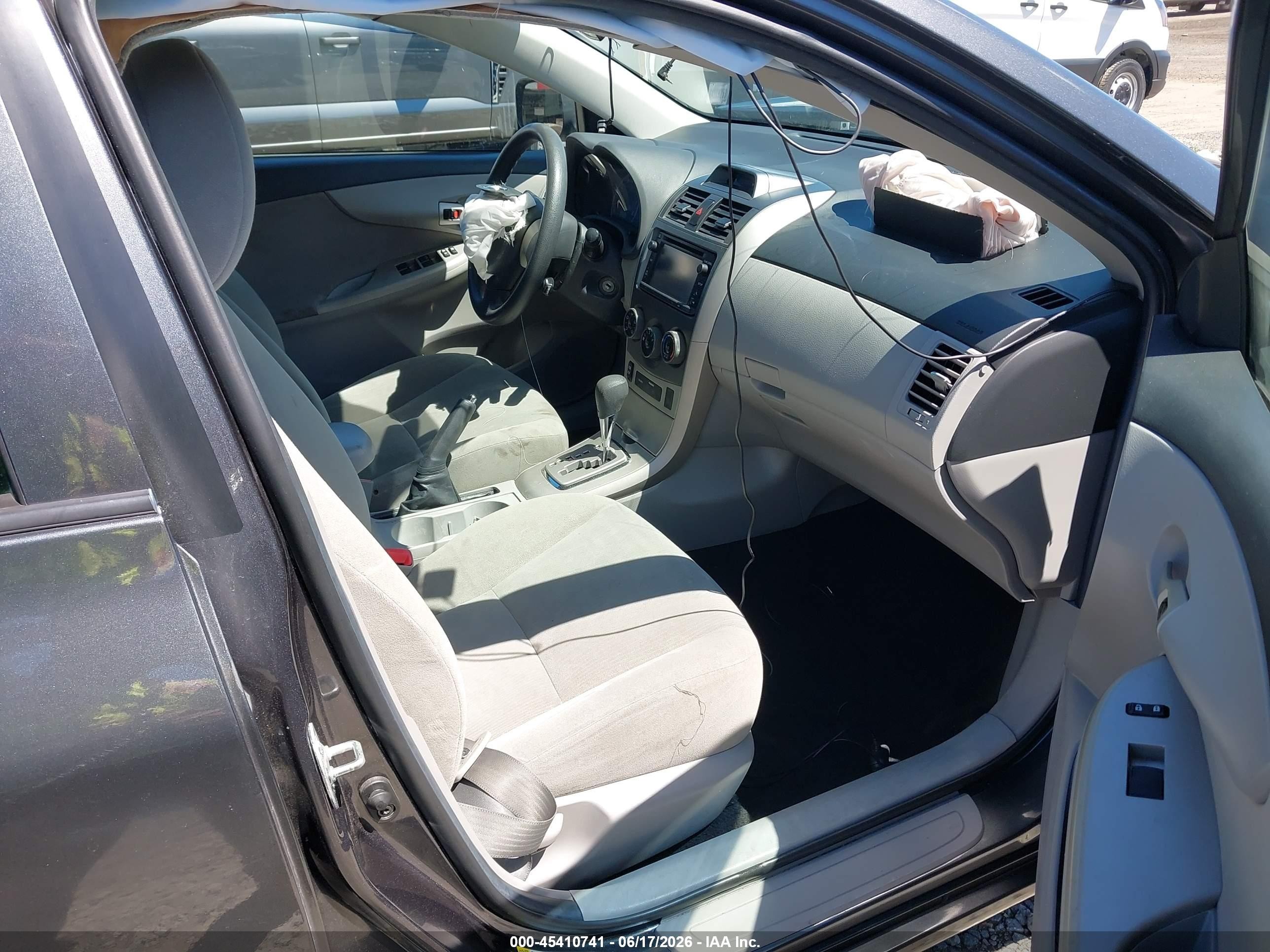 2013 Toyota Corolla Le Gray vin: 2T1BU4EE8DC003880
