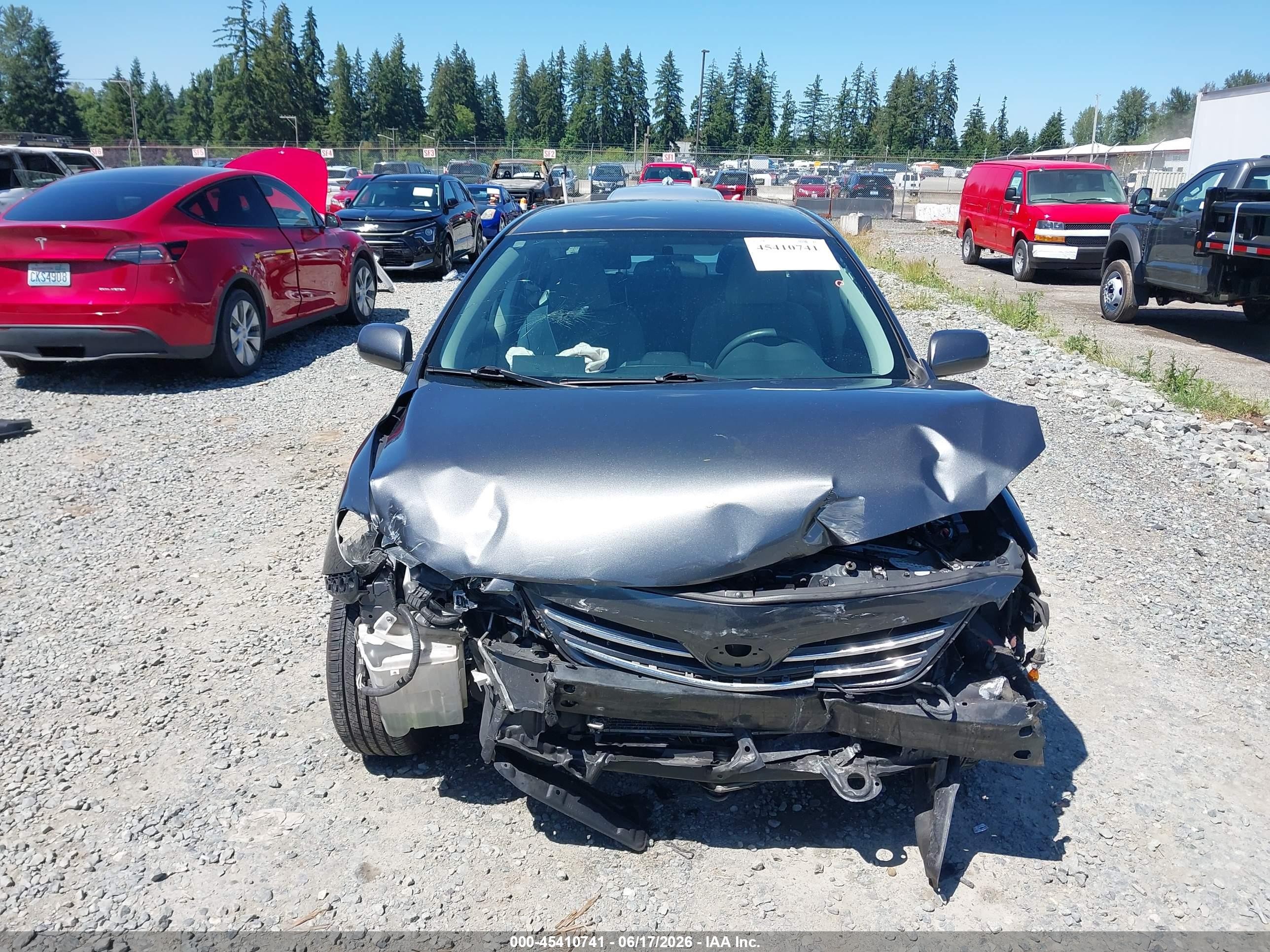 2013 Toyota Corolla Le Gray vin: 2T1BU4EE8DC003880