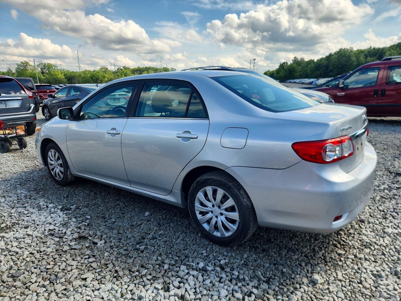 2013 Toyota Corolla Le Silver vin: 2T1BU4EE8DC007427