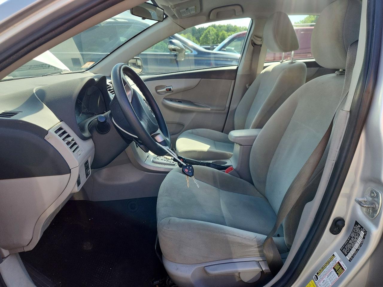 2013 Toyota Corolla Le Silver vin: 2T1BU4EE8DC007427