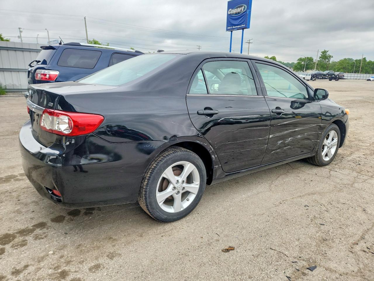 2013 Toyota Corolla Le Black vin: 2T1BU4EE8DC011123