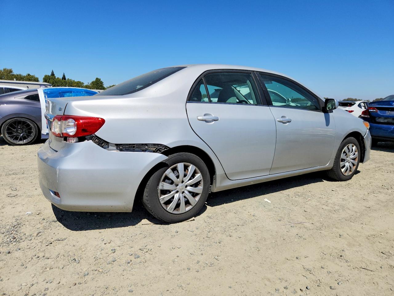 2013 Toyota Corolla Le Silver vin: 2T1BU4EE8DC053405