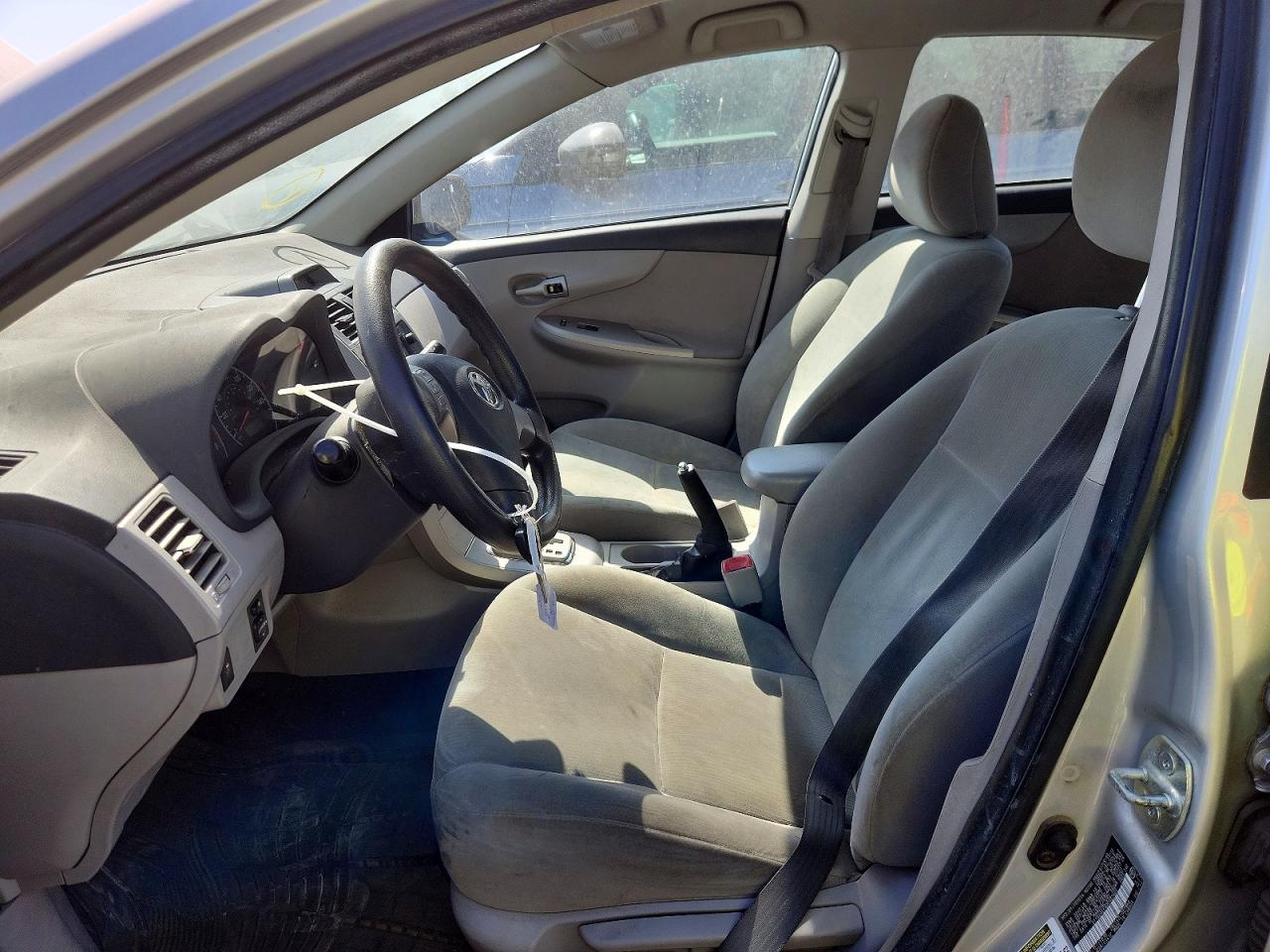 2013 Toyota Corolla Le Silver vin: 2T1BU4EE8DC053405