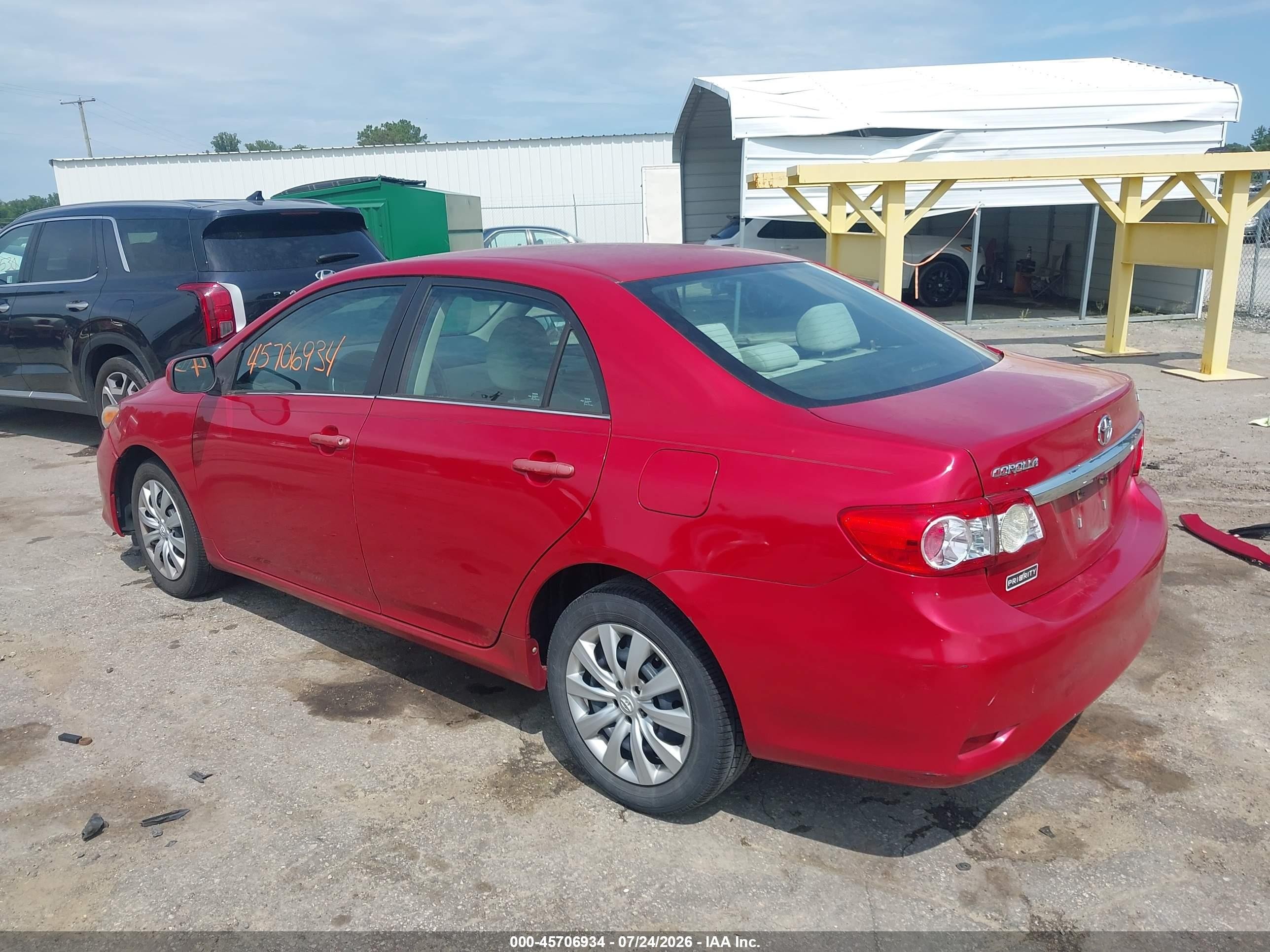 2013 Toyota Corolla Le Red vin: 2T1BU4EE8DC056739