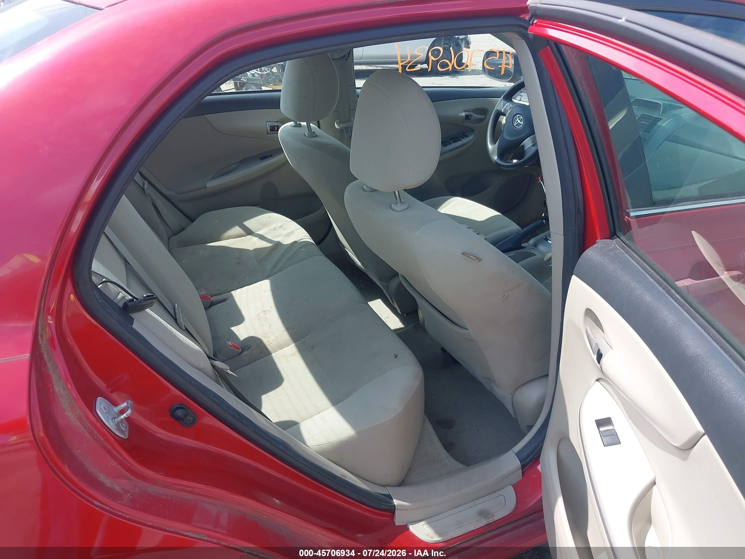 2013 Toyota Corolla Le Red vin: 2T1BU4EE8DC056739