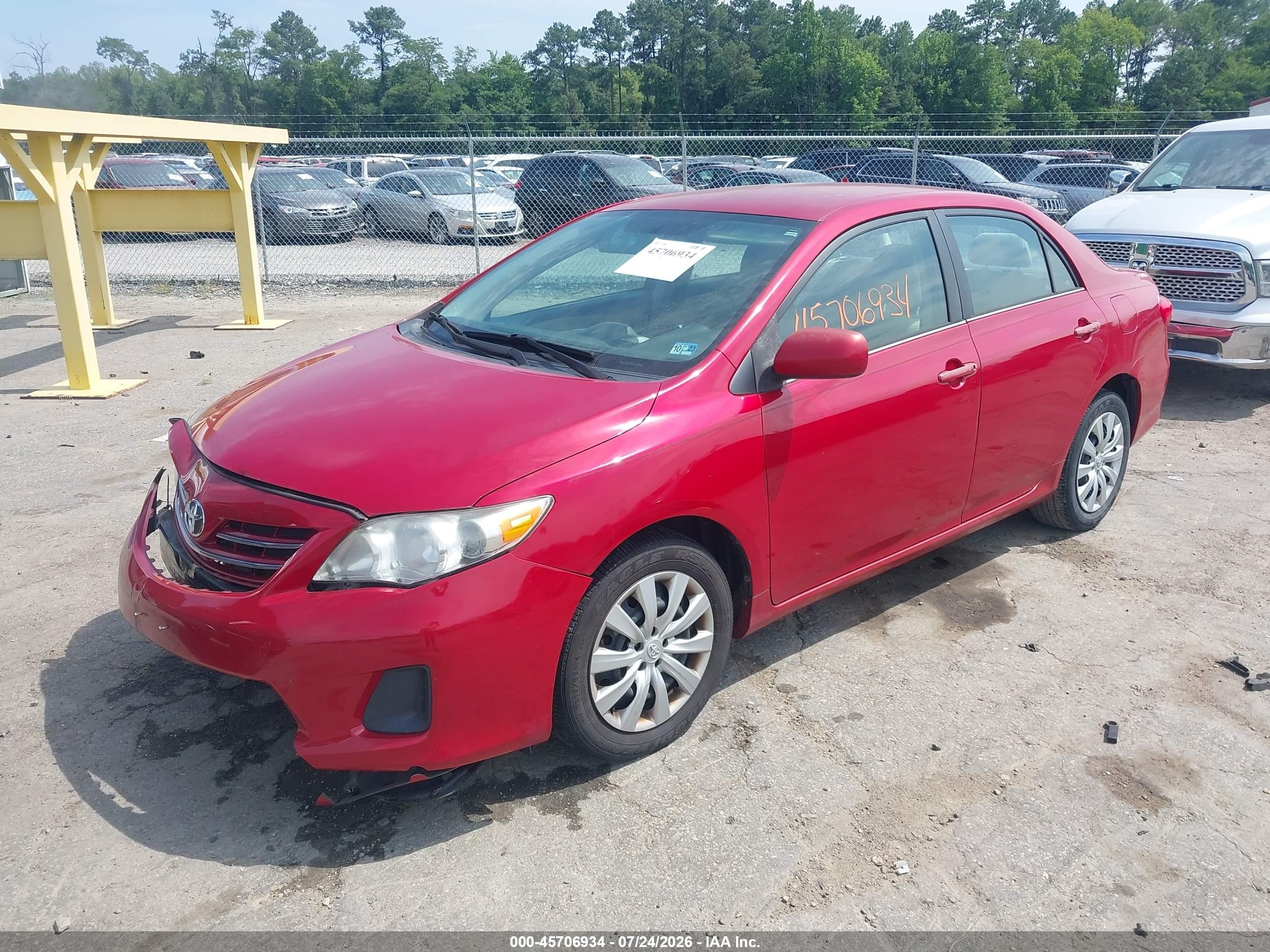 2013 Toyota Corolla Le Red vin: 2T1BU4EE8DC056739