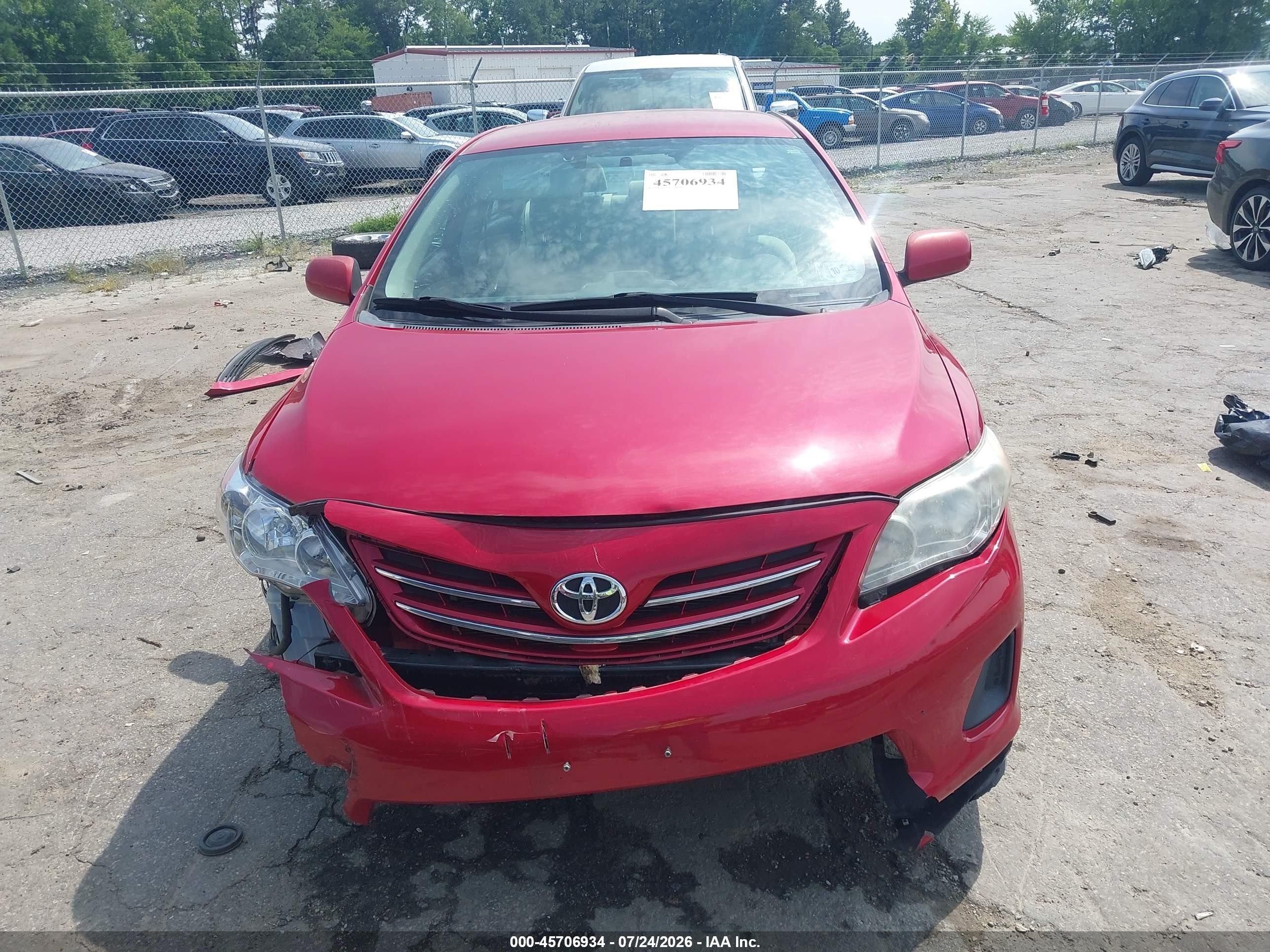 2013 Toyota Corolla Le Red vin: 2T1BU4EE8DC056739